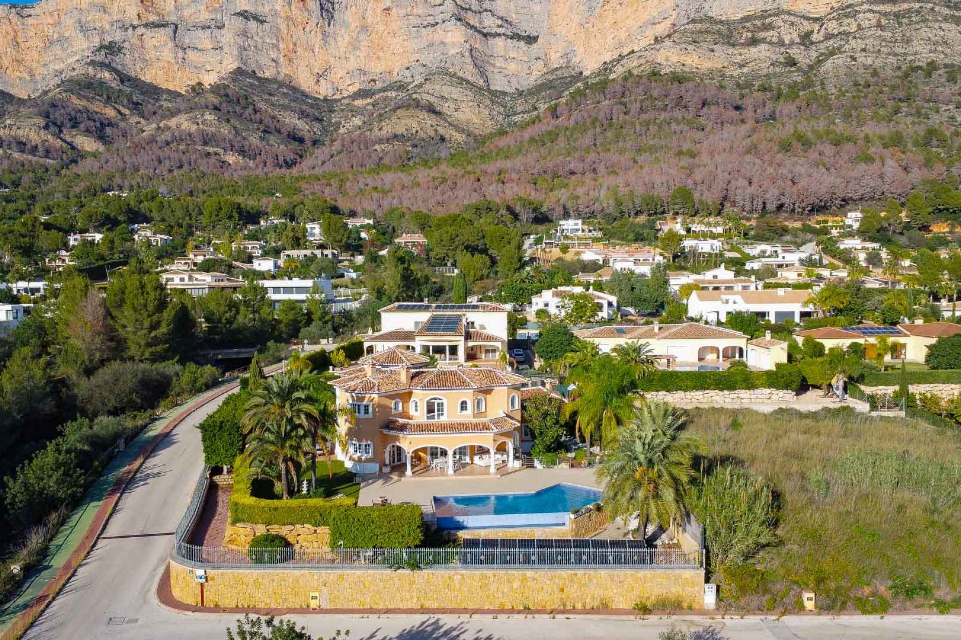 Herverkoop - Villa -
Jávea - El Garroferal