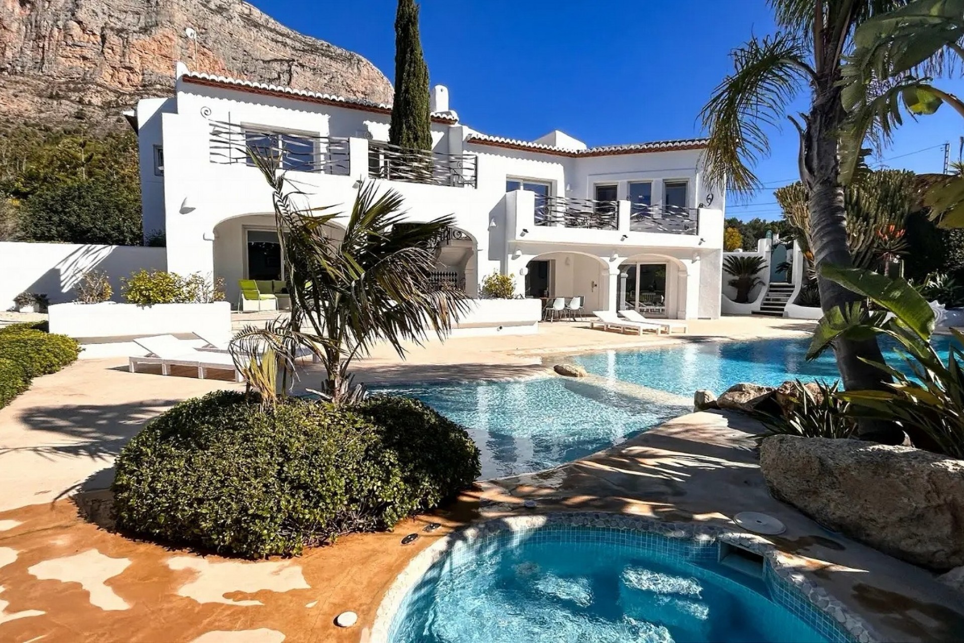 Herverkoop - Villa -
Jávea - Montgo