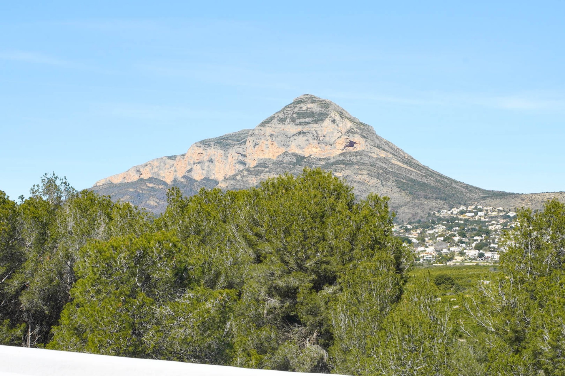 Herverkoop - Villa -
Jávea - Puerta Fenicia