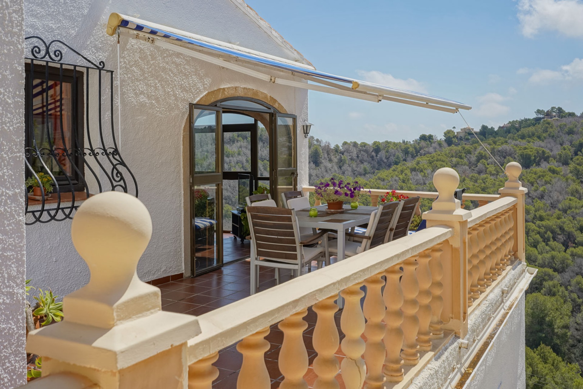 Herverkoop - Villa -
Jávea - Sol de l’est