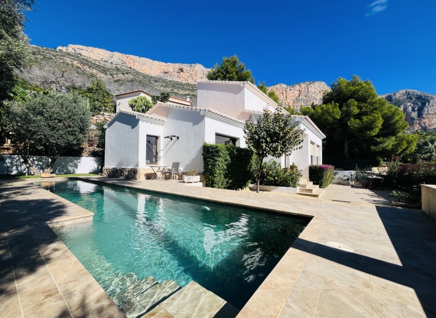 Herverkoop - Villa -
Jávea / Xàbia - Montgó - Ermita