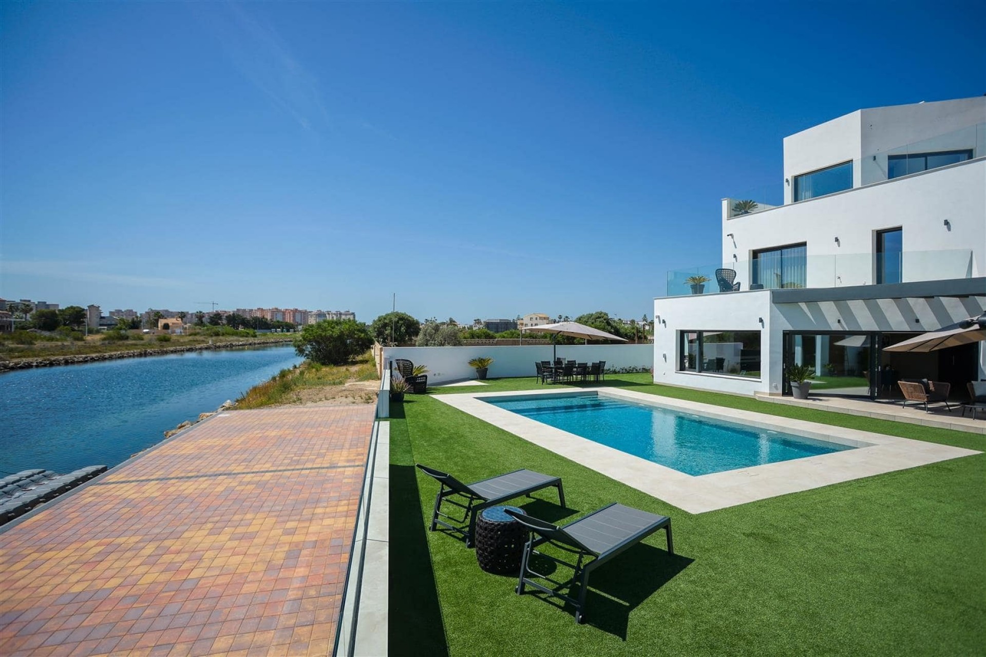 Herverkoop - Villa -
La Manga del Mar Menor