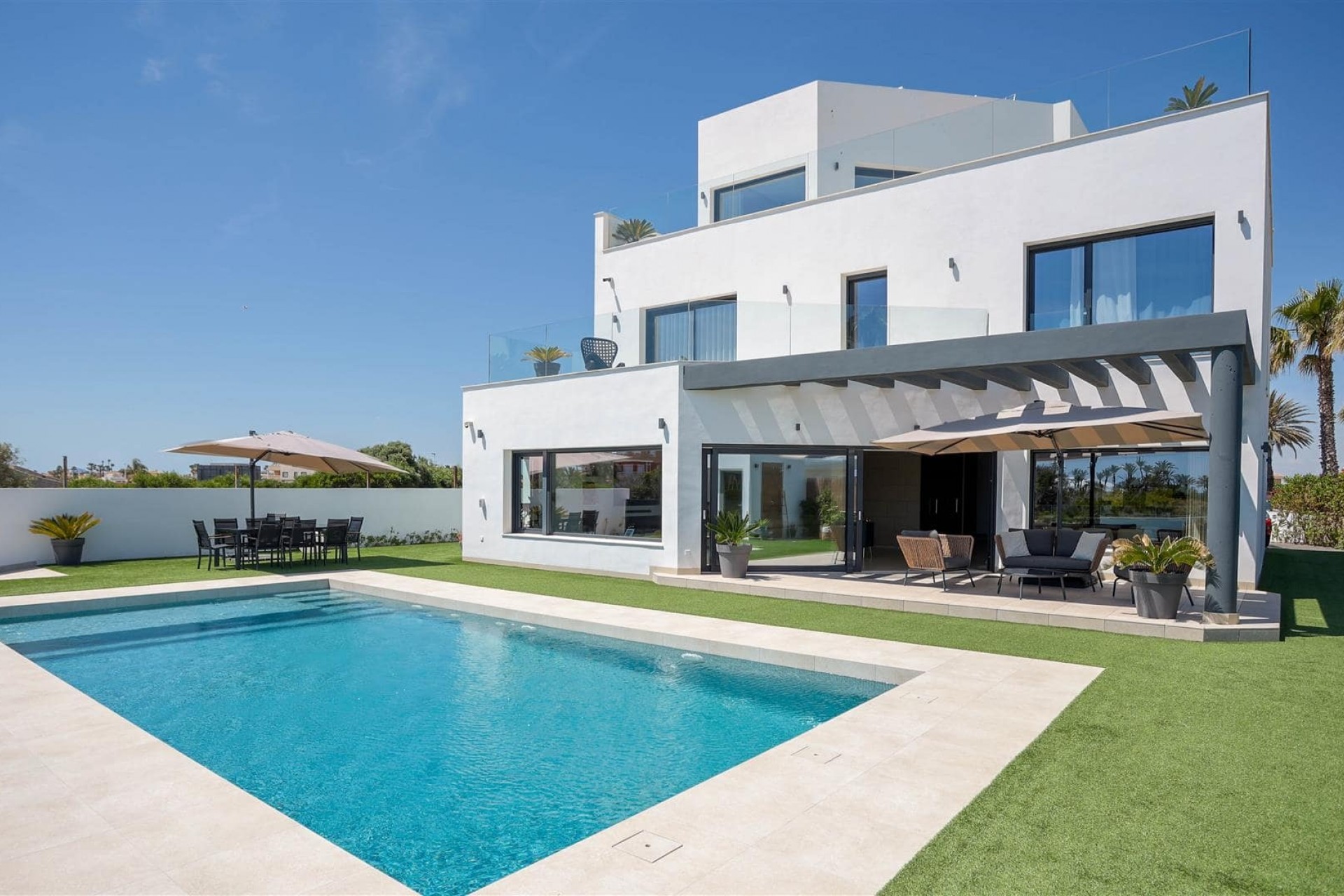 Herverkoop - Villa -
La Manga del Mar Menor