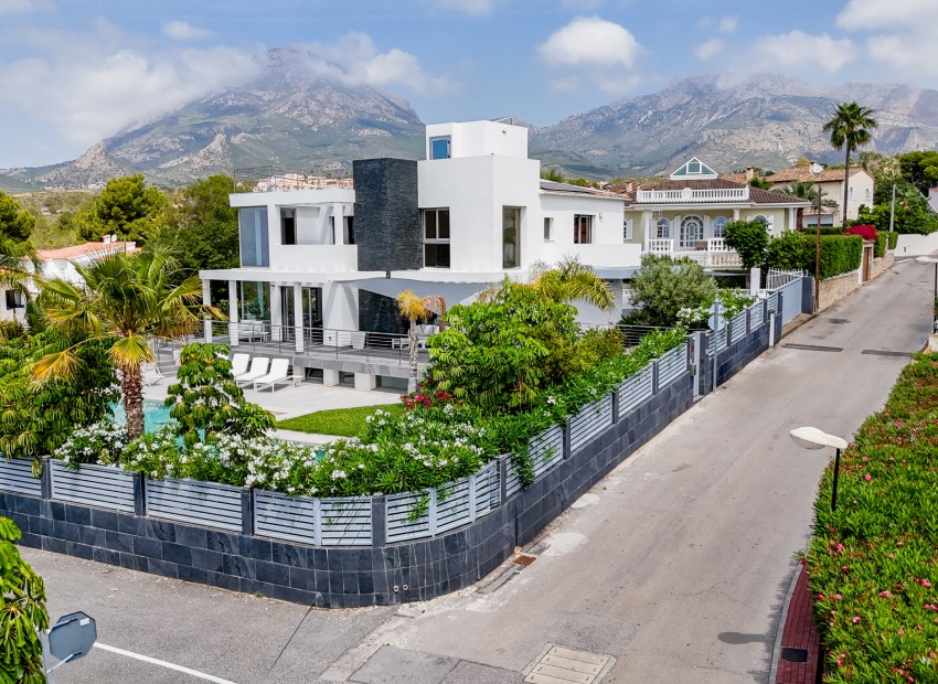 Herverkoop - Villa -
La Nucía - Coloma