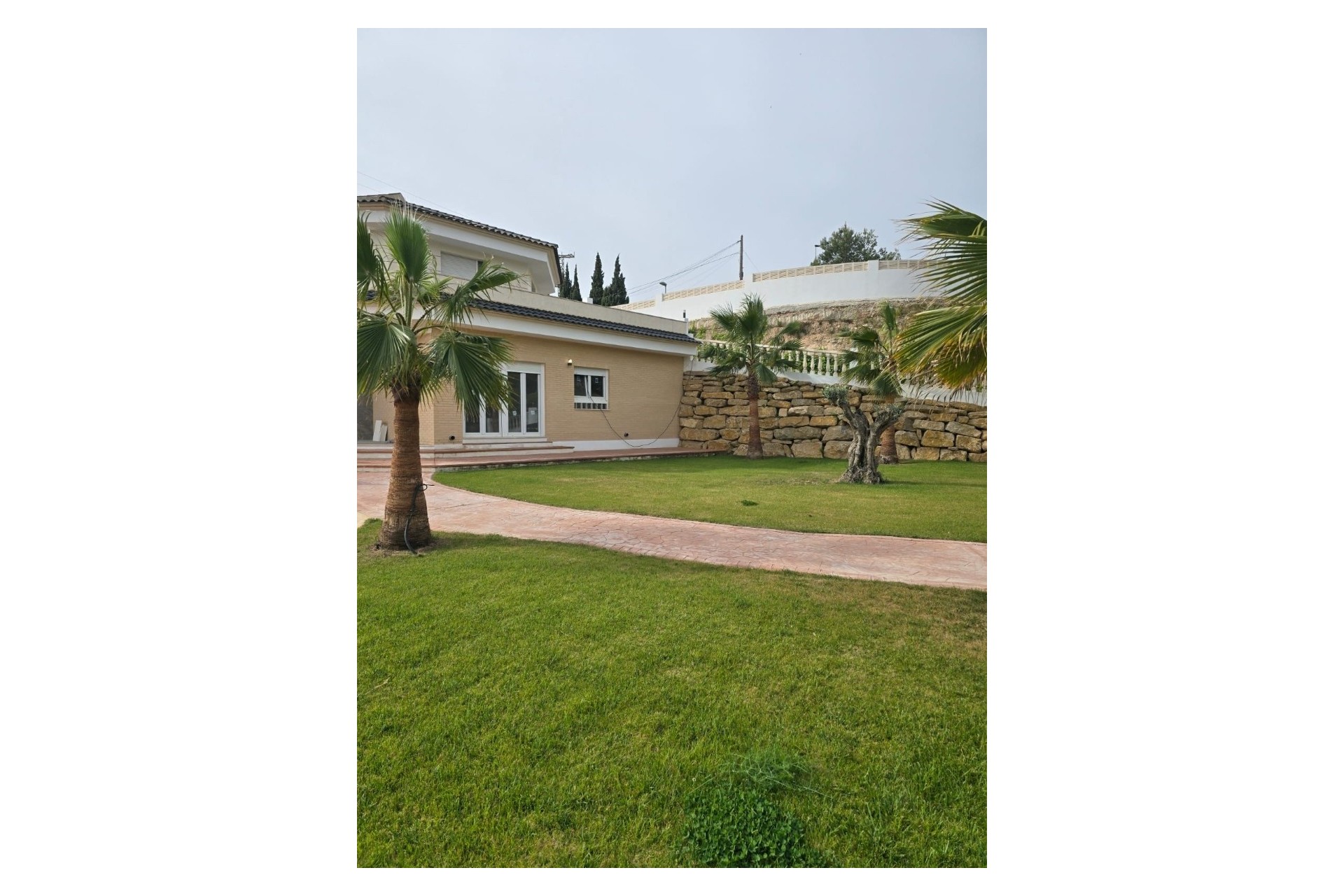 Herverkoop - Villa -
La Nucía - La Colina