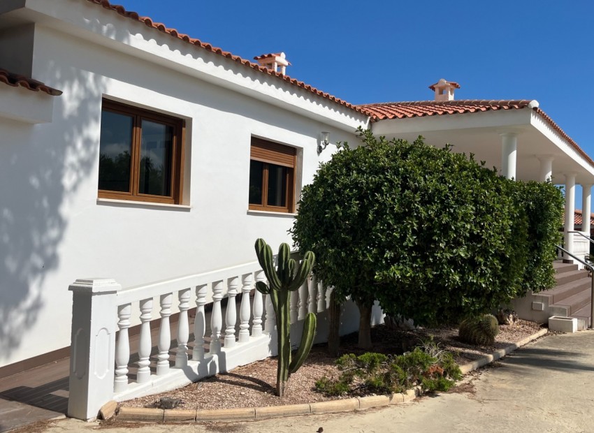 Herverkoop - Villa -
La Nucía