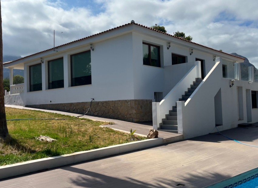 Herverkoop - Villa -
La Nucía