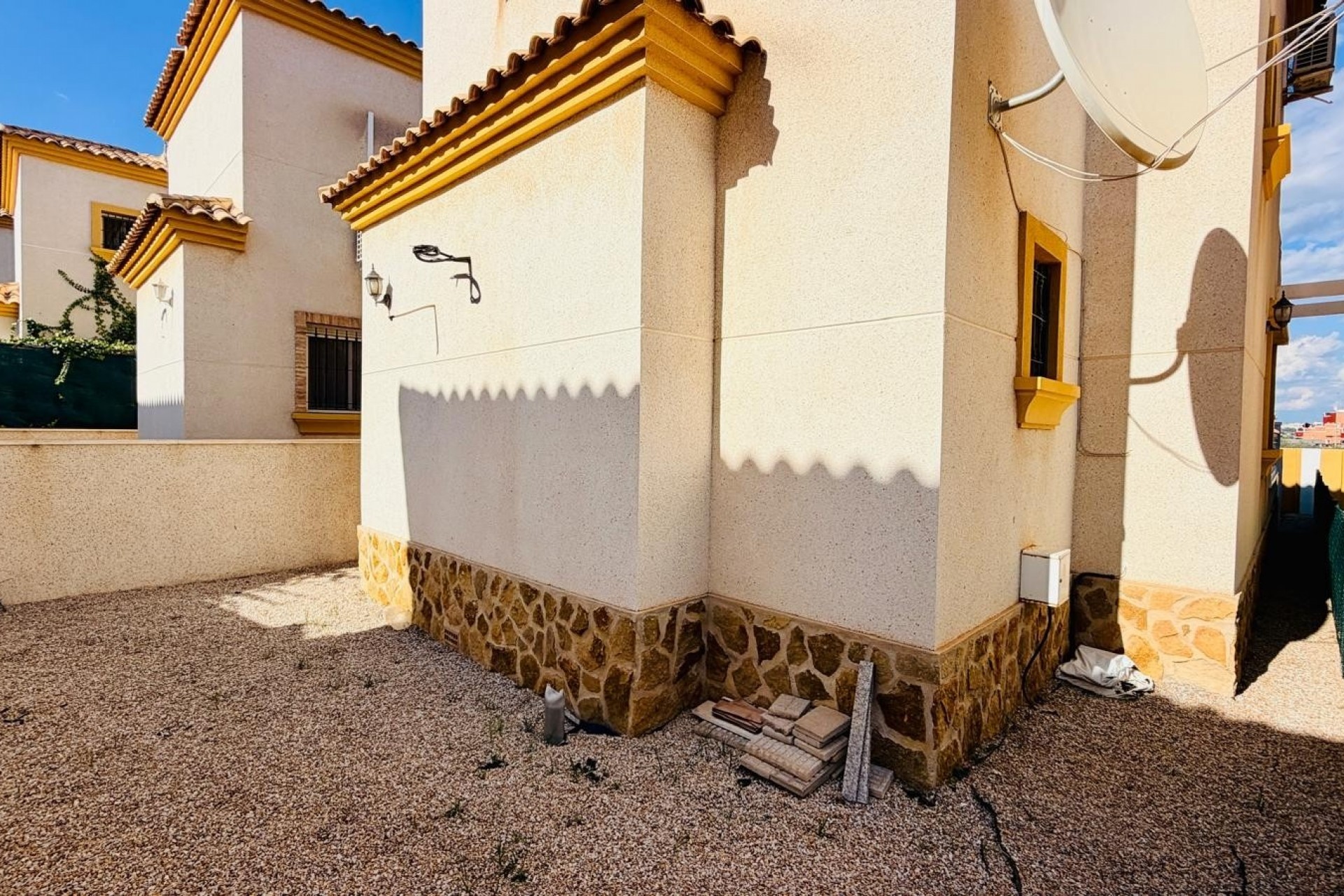 Herverkoop - Villa -
Los Montesinos - La Herrada