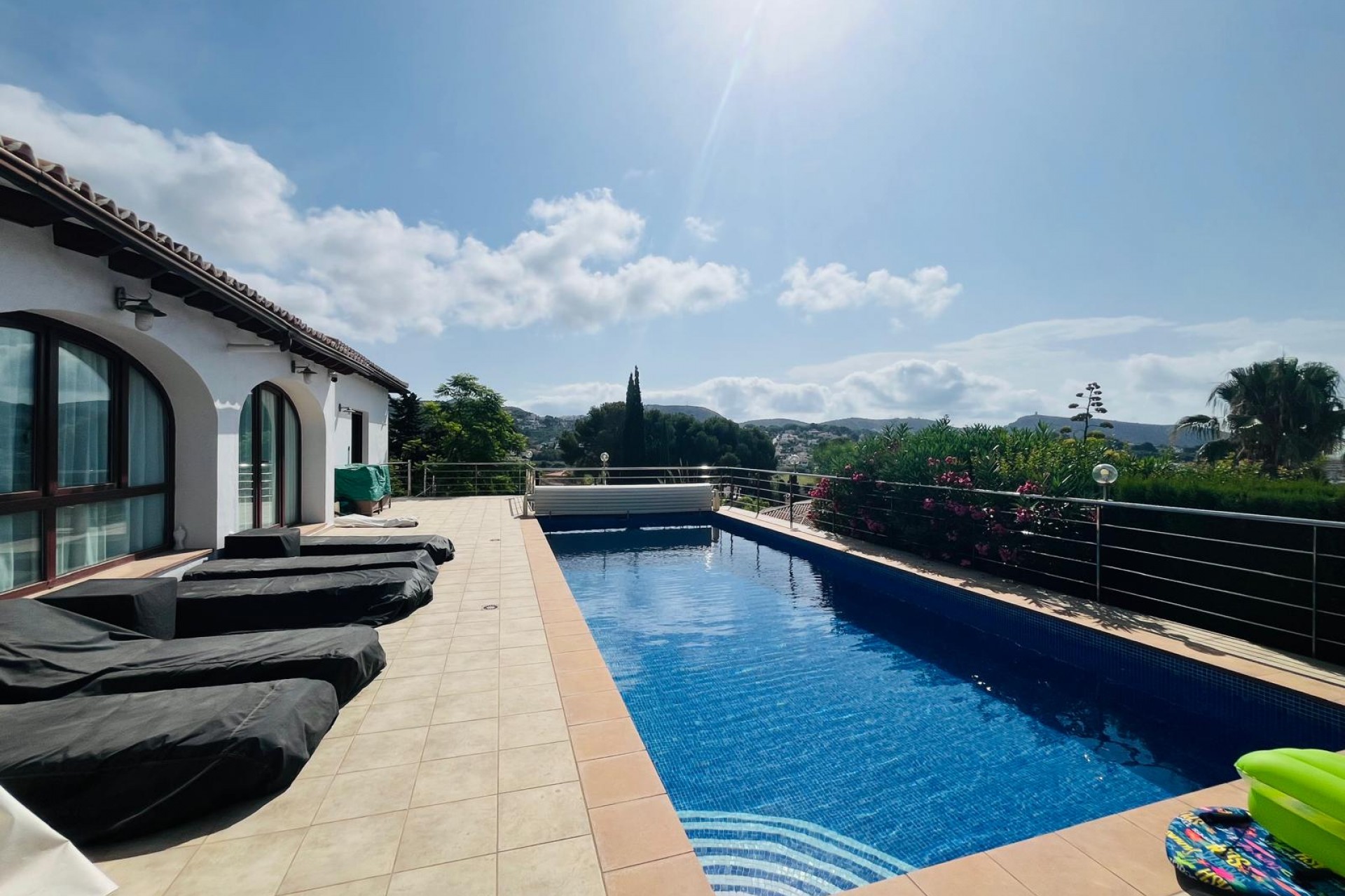 Herverkoop - Villa -
Moraira - Benimeit - Tabaira