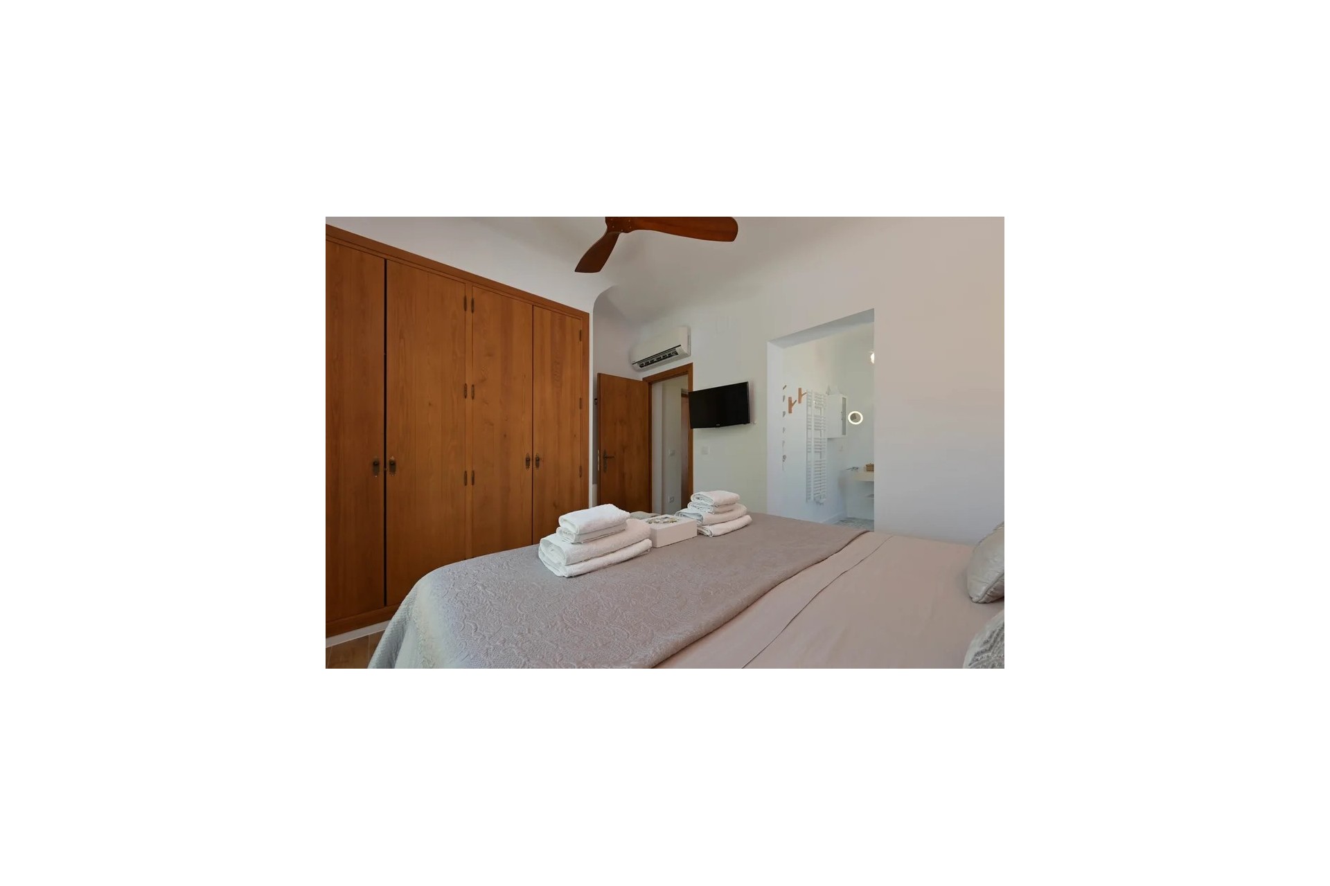 Herverkoop - Villa -
Moraira - Benimeit - Tabaira