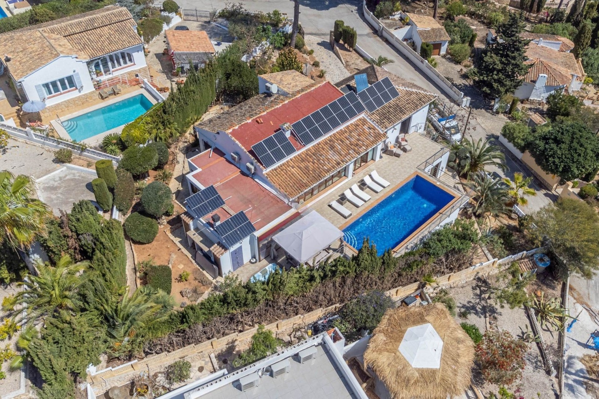 Herverkoop - Villa -
Moraira - Benimeit - Tabaira
