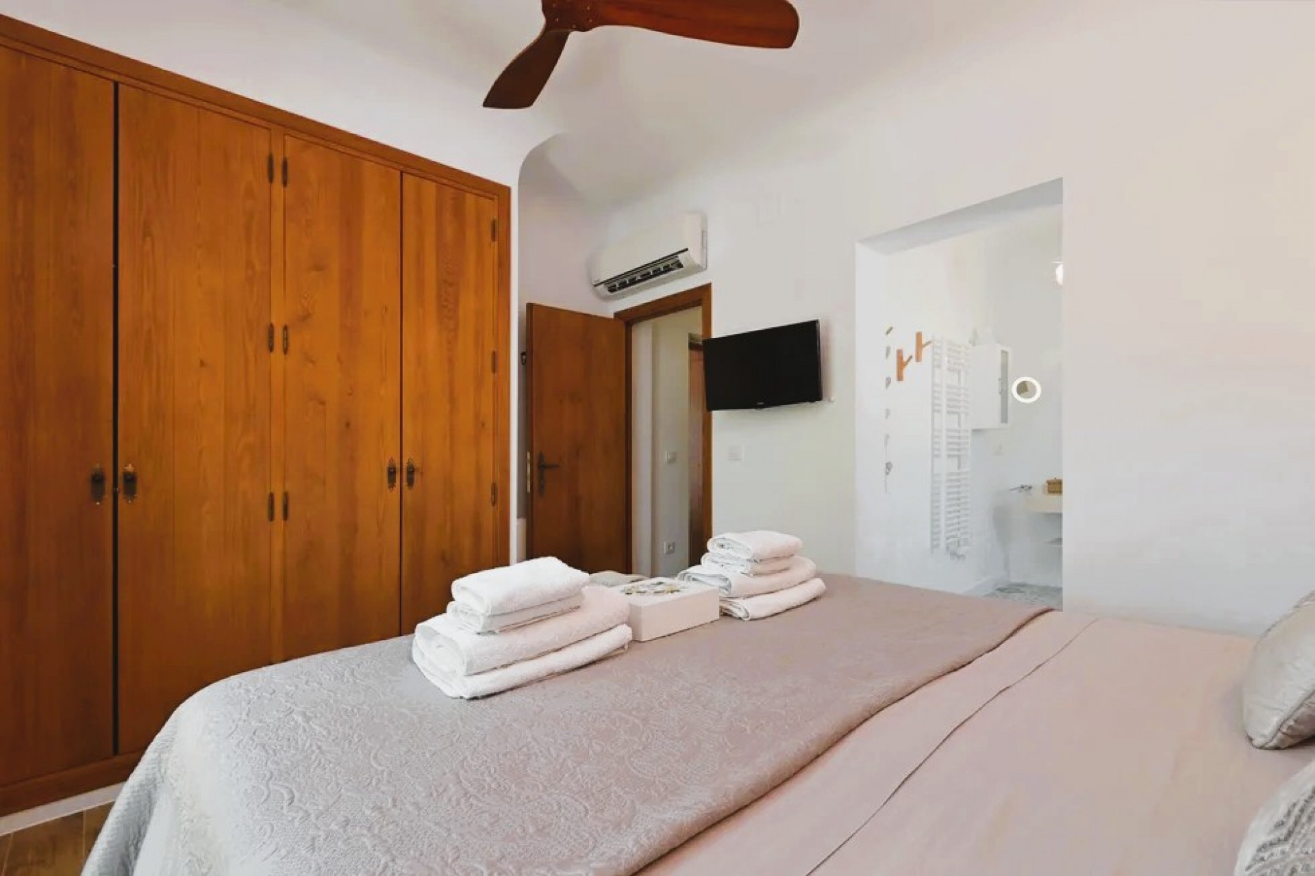 Herverkoop - Villa -
Moraira - Benimeit - Tabaira