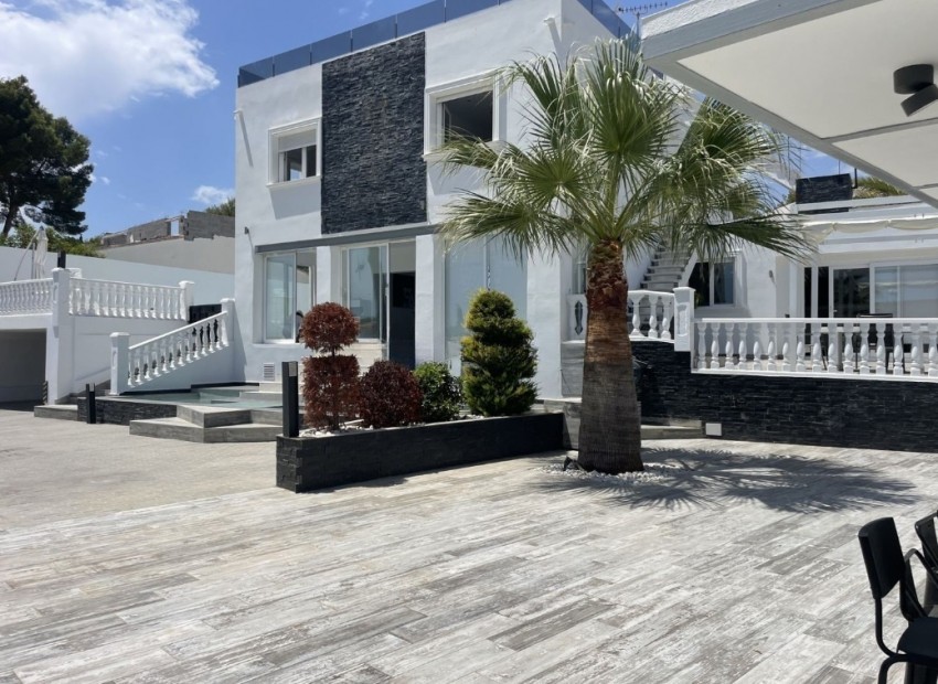 Herverkoop - Villa -
Moraira - Pinar del Advocat - Cometa