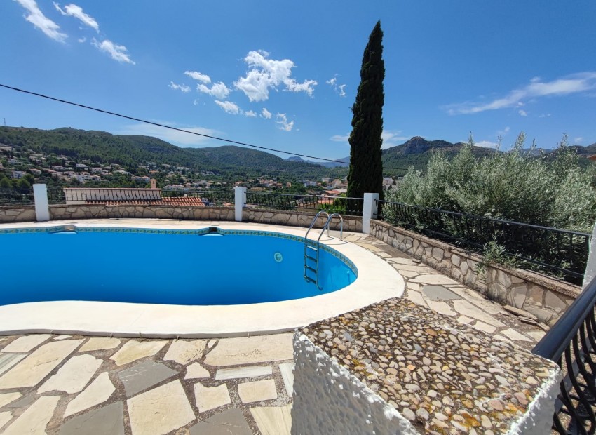 Herverkoop - Villa -
Orba