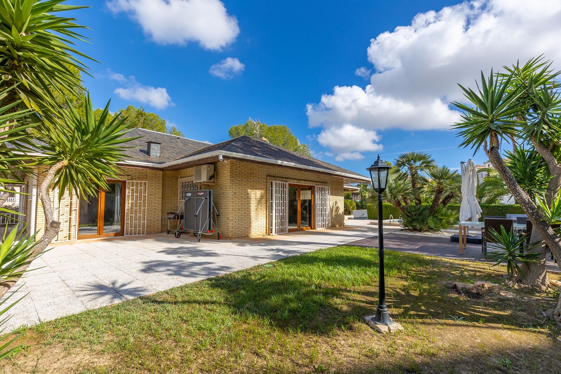 Herverkoop - Villa -
Orihuela Costa - Las Filipinas