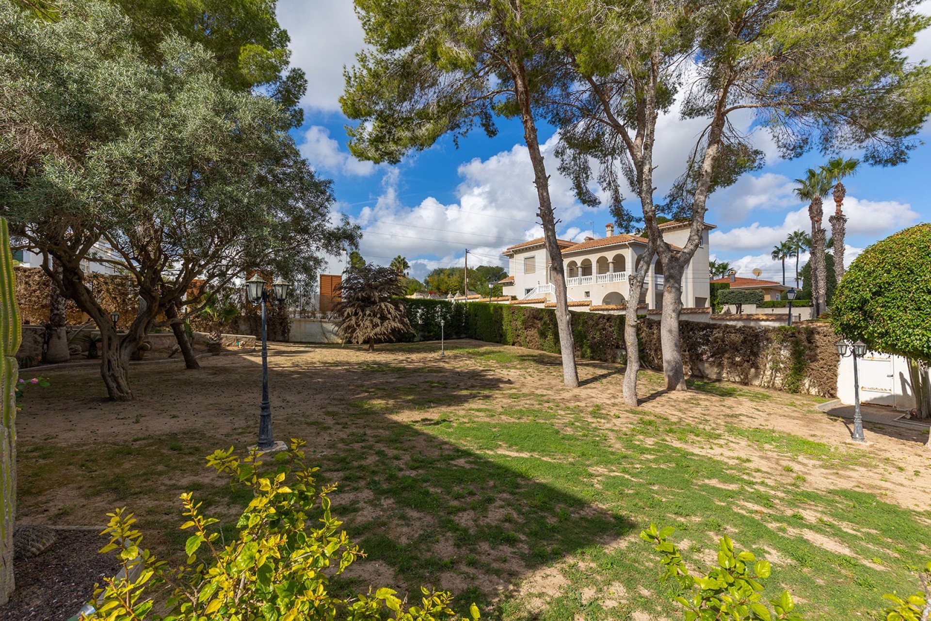Herverkoop - Villa -
Orihuela Costa - Las Filipinas