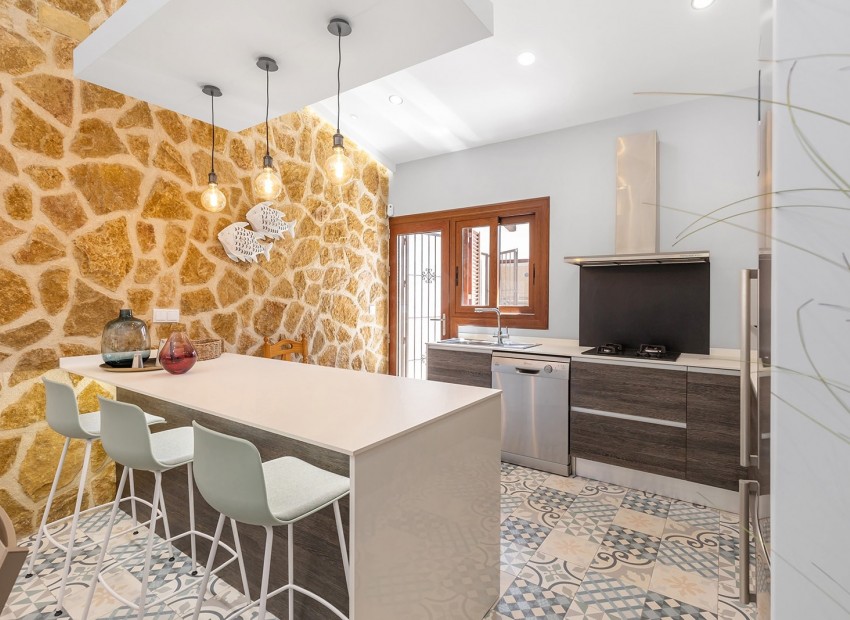 Herverkoop - Villa -
Orihuela Costa - Punta Prima