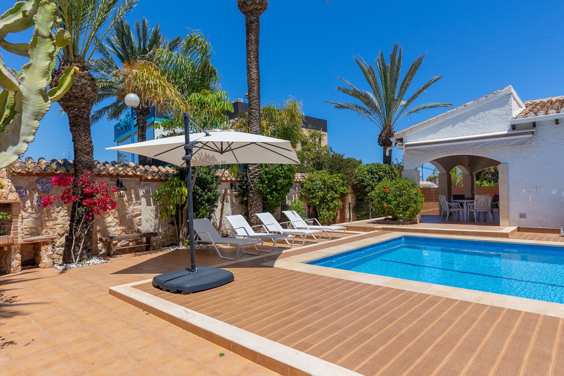 Herverkoop - Villa -
Orihuela Costa - Punta Prima