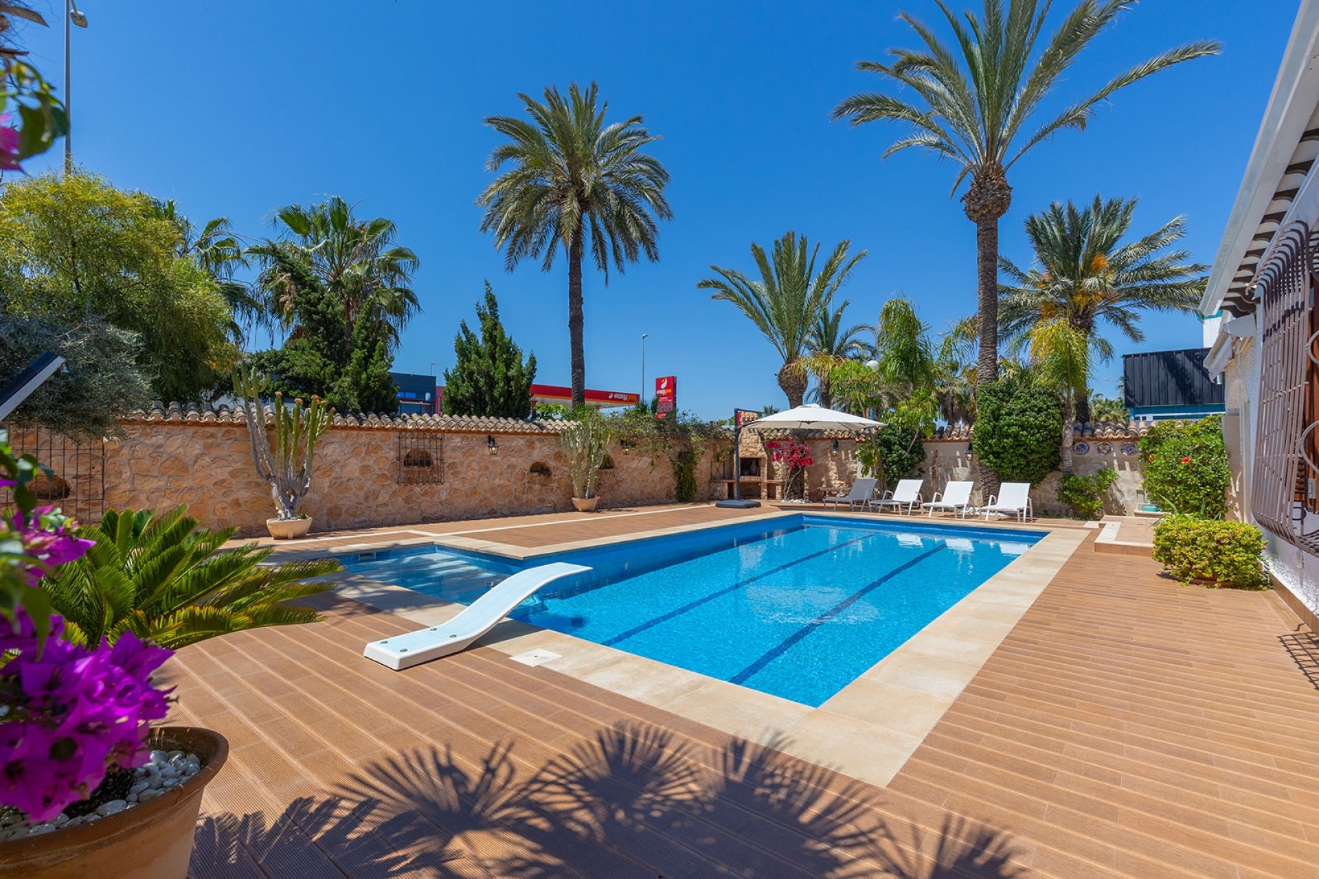 Herverkoop - Villa -
Orihuela Costa - Punta Prima