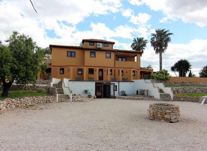 Herverkoop - Villa -
Pedreguer