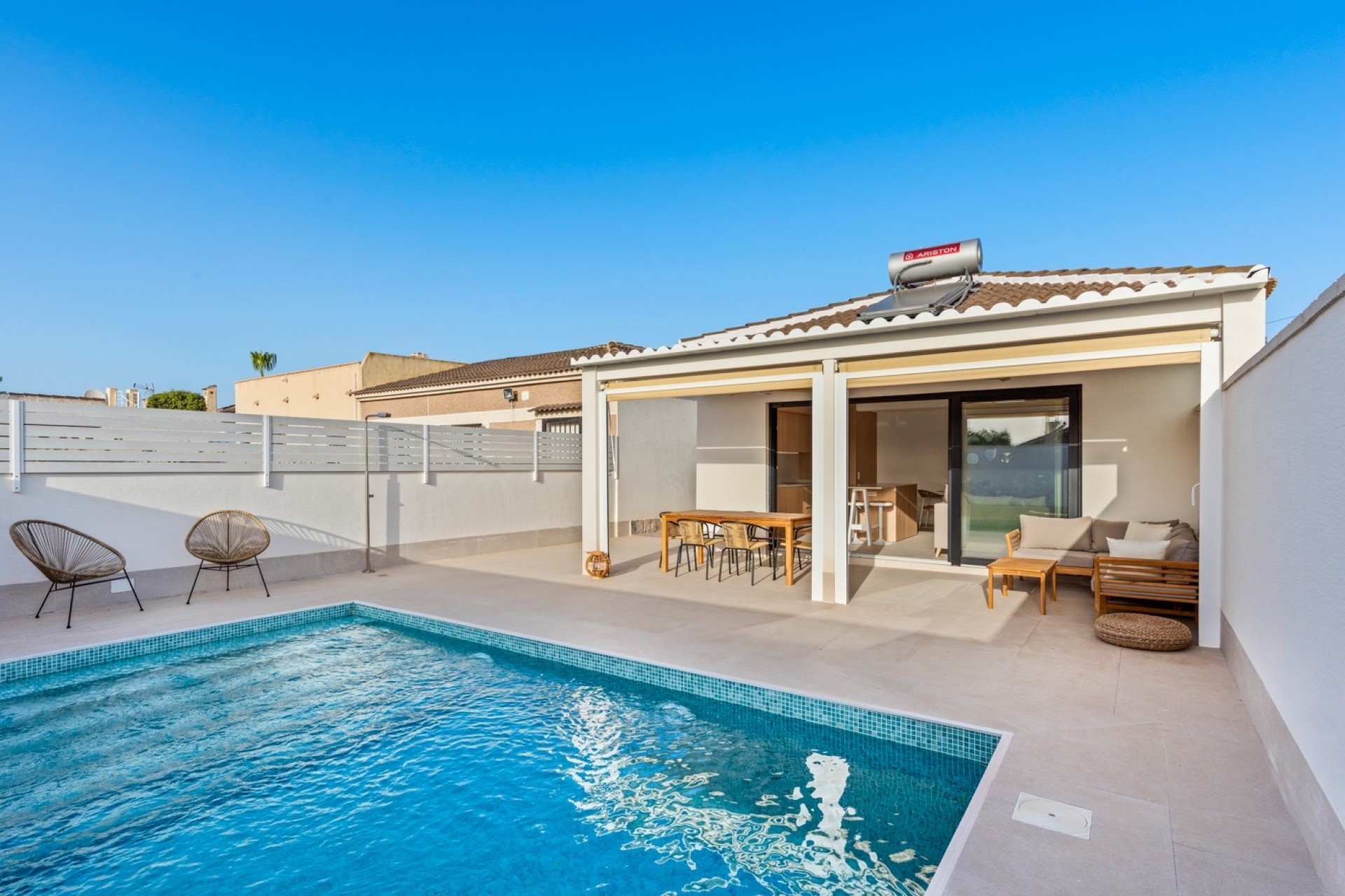 Herverkoop - Villa -
Torrevieja - El chaparral