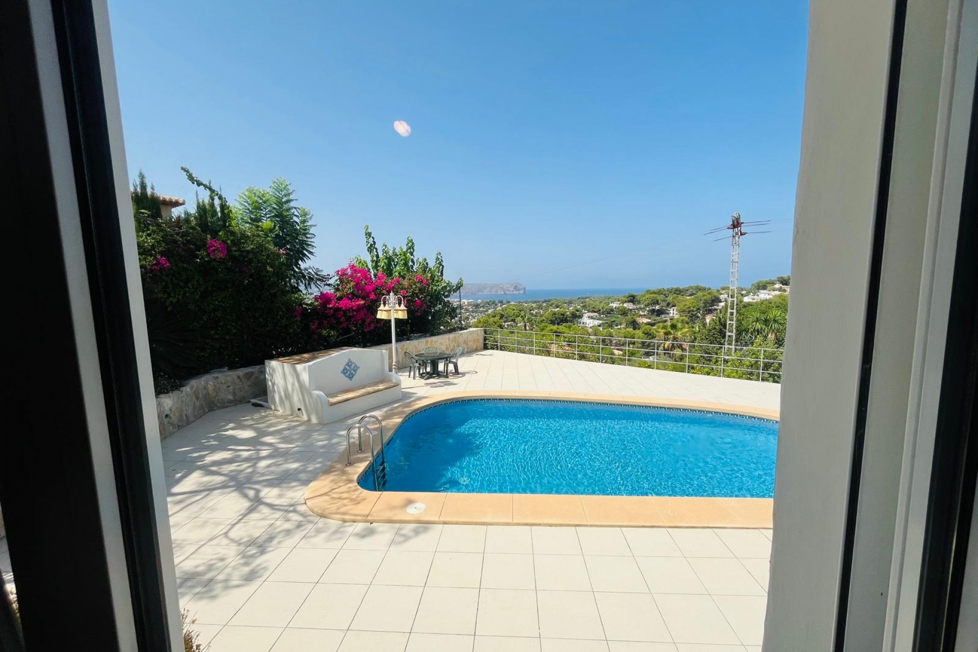 Lange Termijn Verhuur - Villa -
Jávea / Xàbia - La Granadella  - Costa Nova