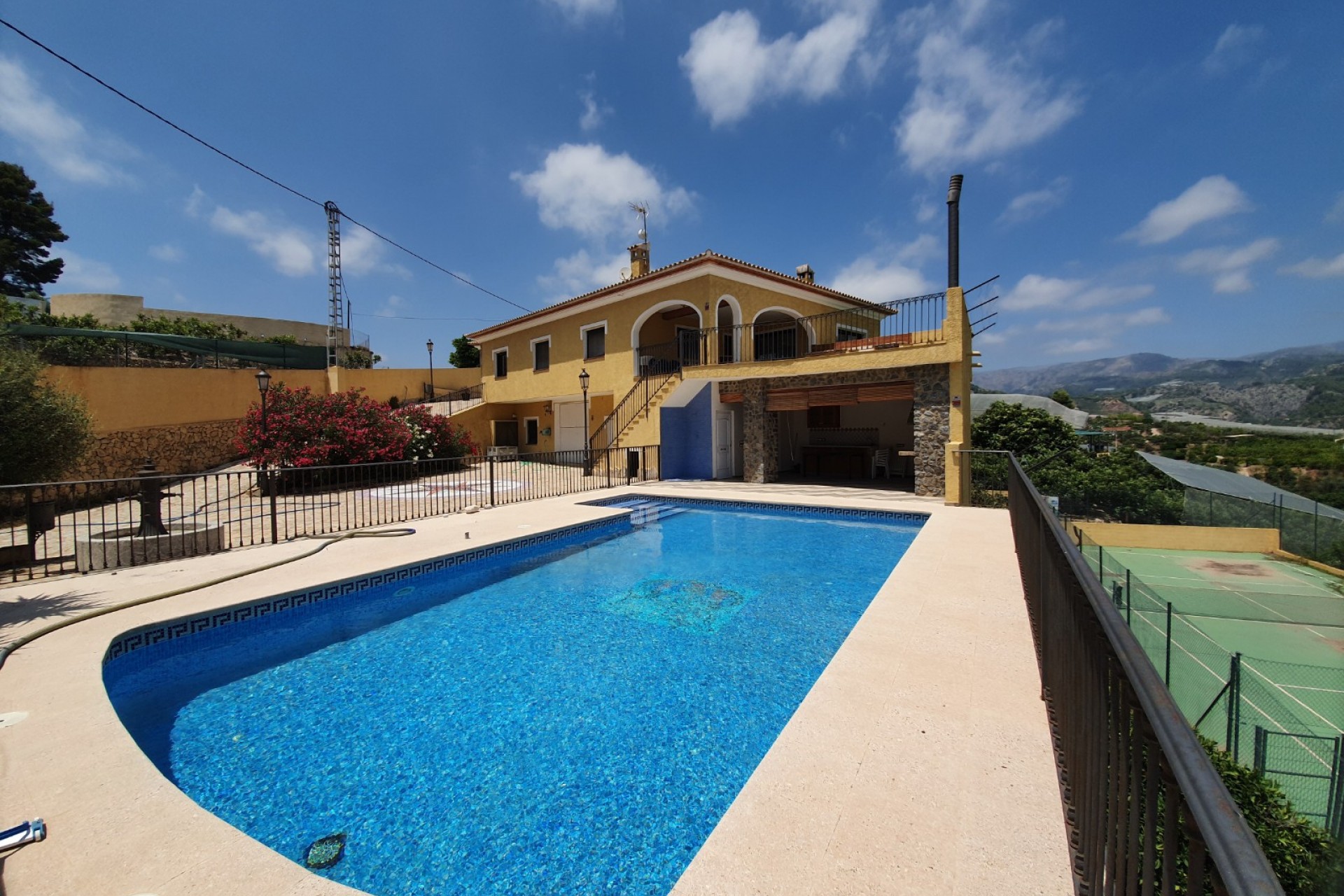 Langfristige Vermietung - Villa -
Callosa De Ensarrià