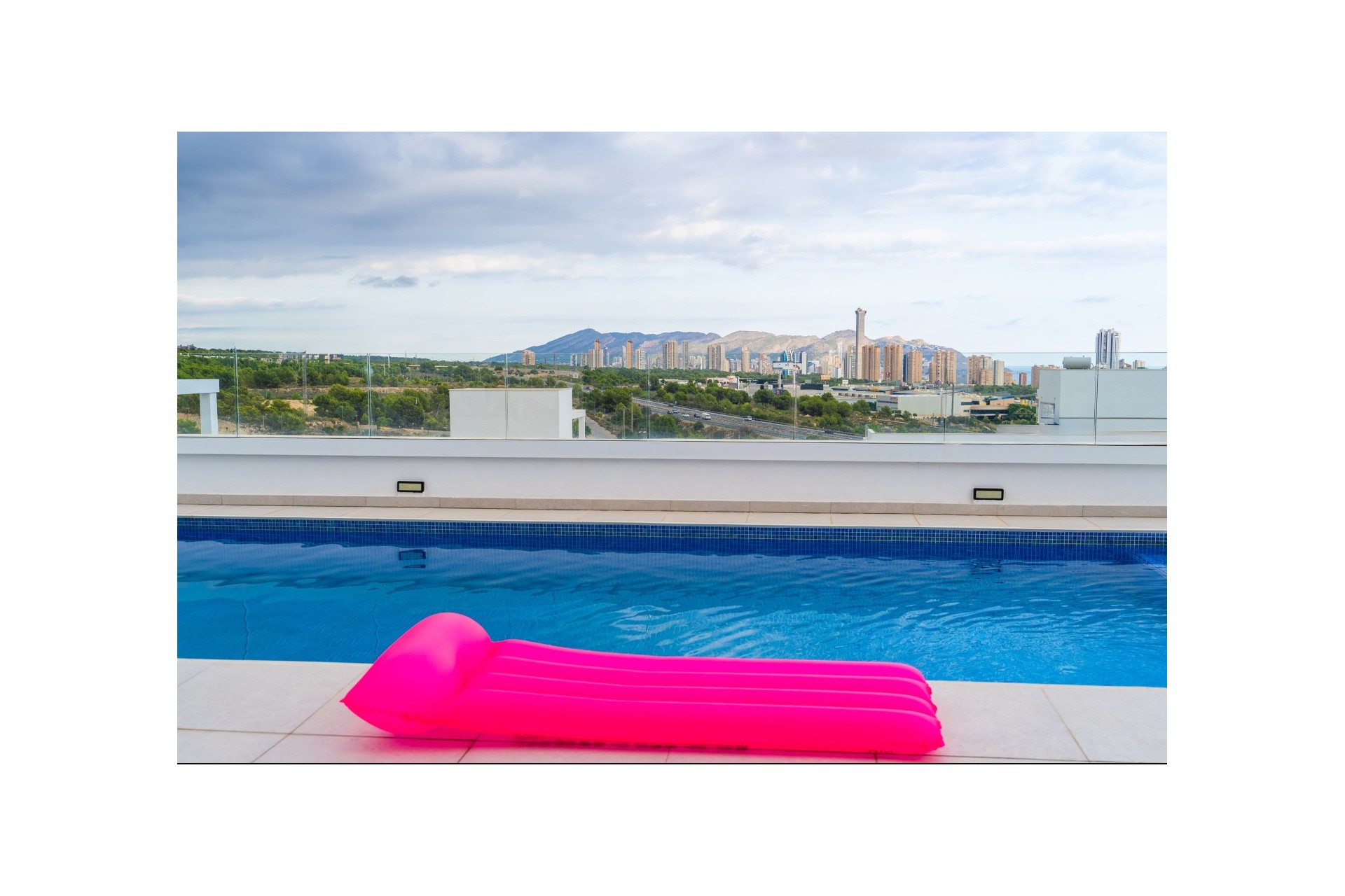 Langfristige Vermietung - Villa -
Finestrat