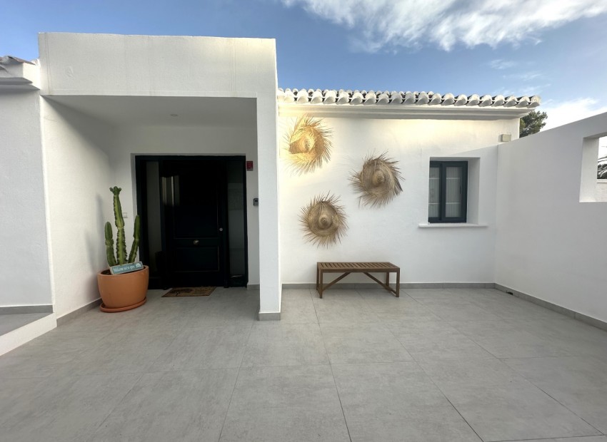 Location à court terme - Villa -
Jávea