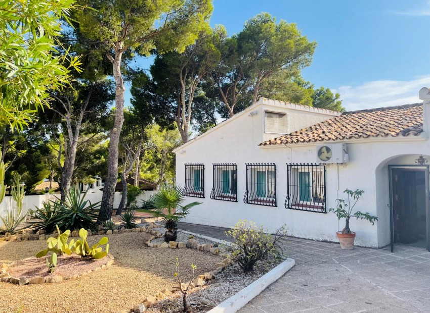 Long Term Rental - Villa -
Altea
