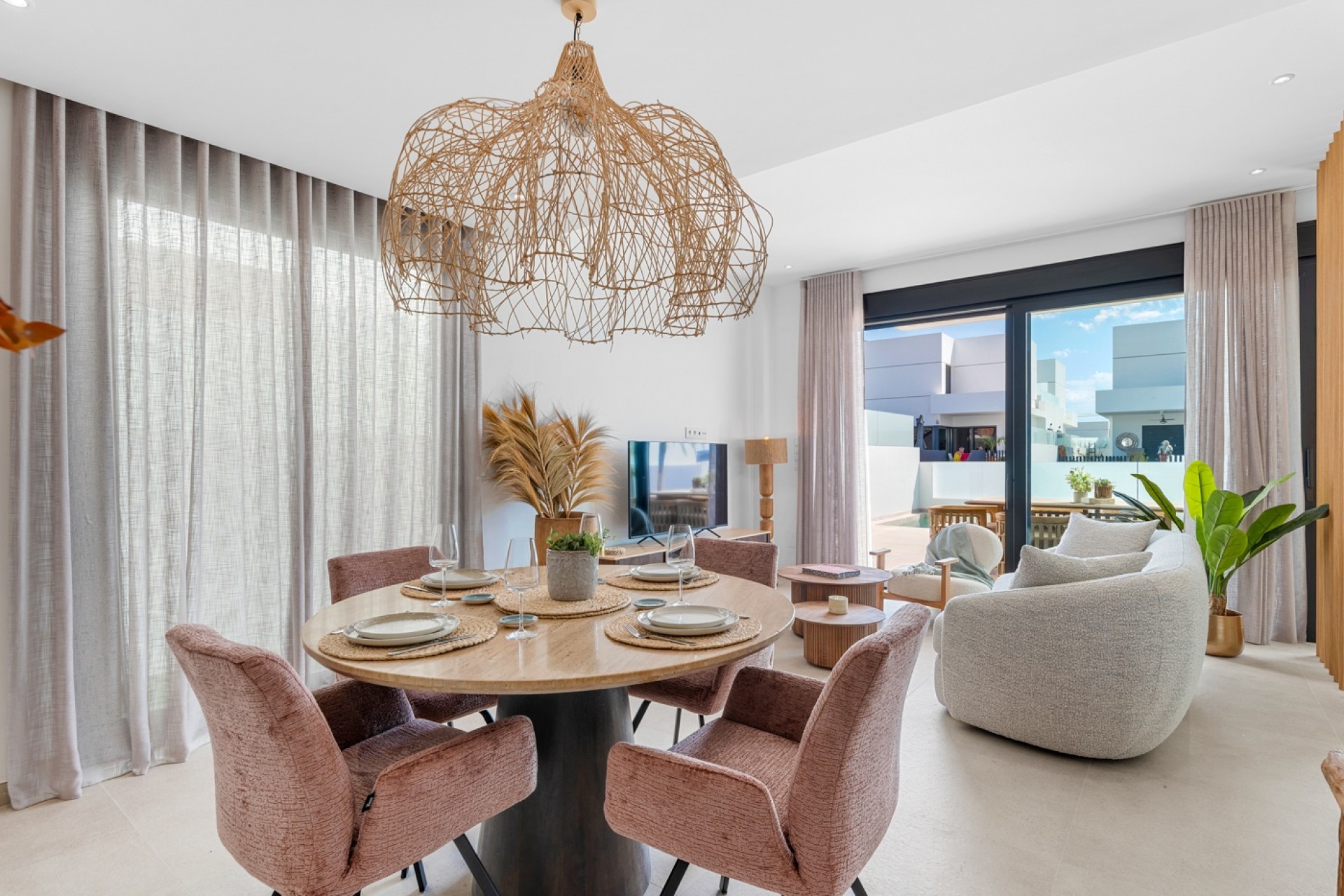 Neue Gebäude -  -
Dolores