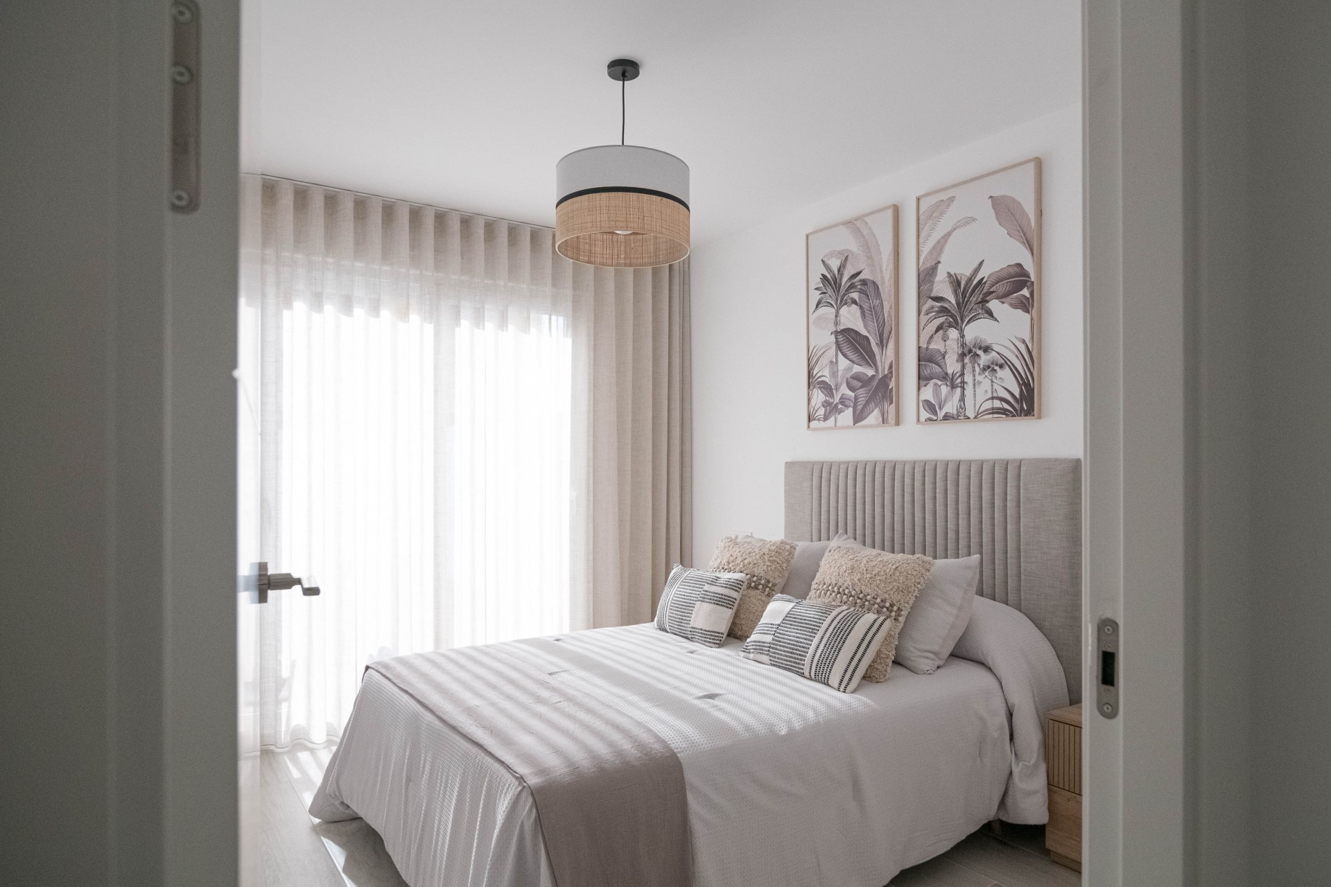 Neue Gebäude -  -
Jerónimo y Avileses