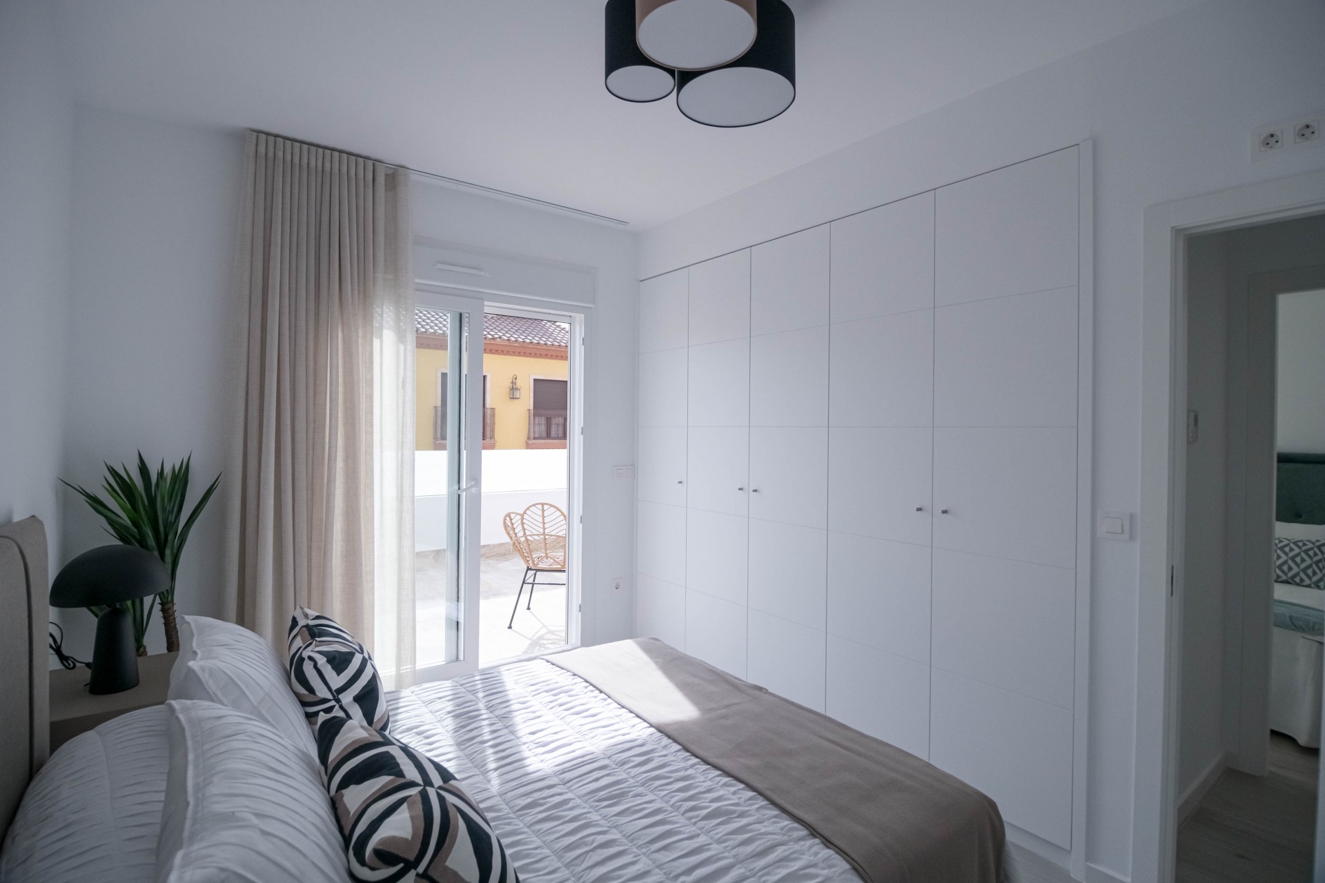 Neue Gebäude -  -
Jerónimo y Avileses