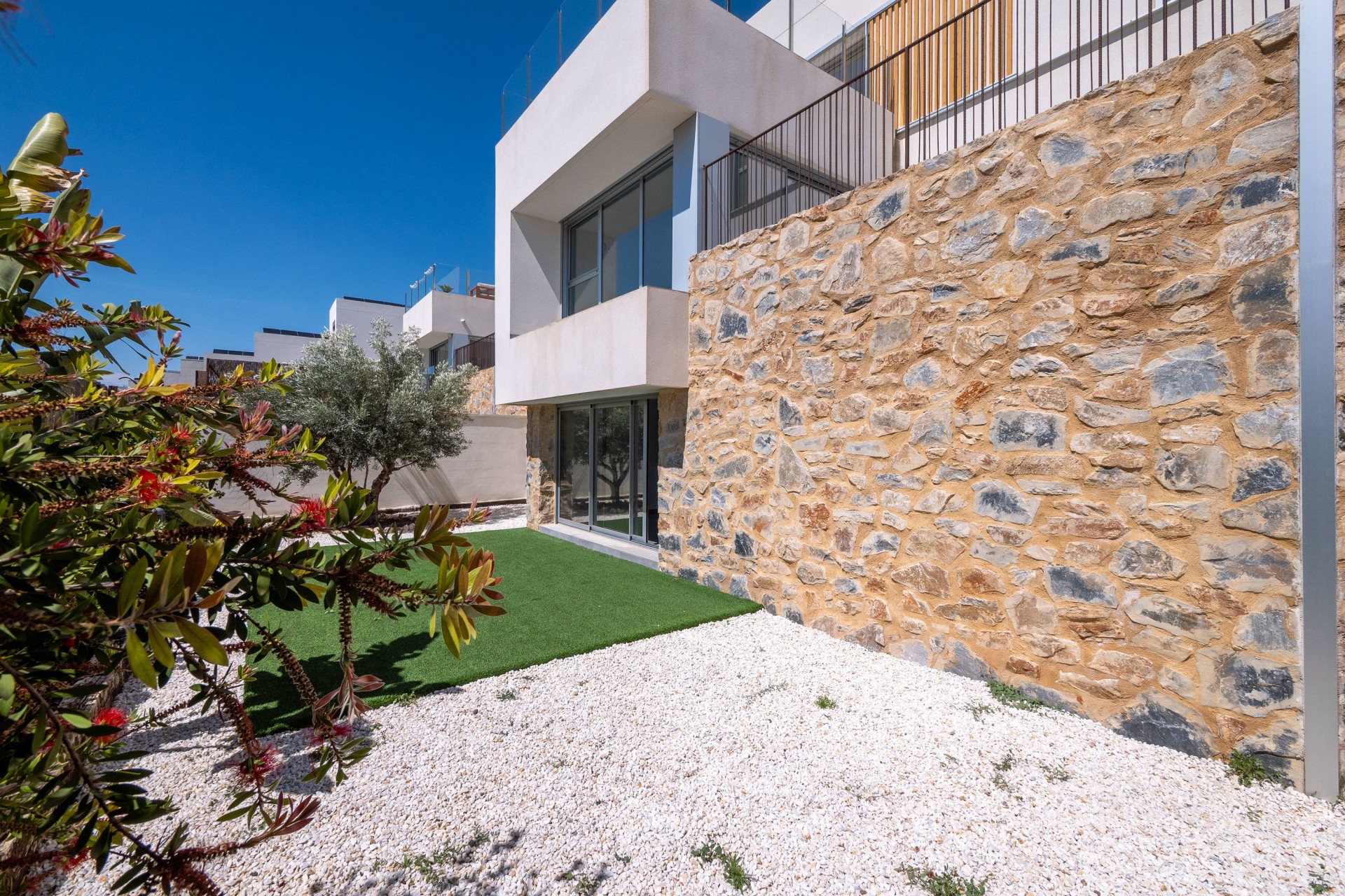 Neue Gebäude - Villa -
Algorfa
