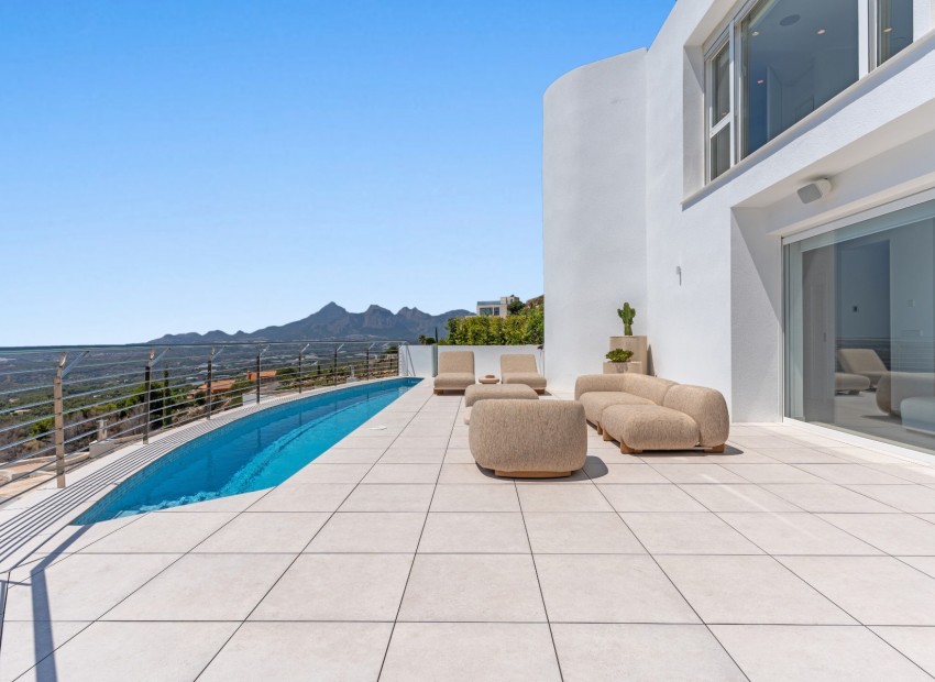 Neue Gebäude - Villa -
Altea