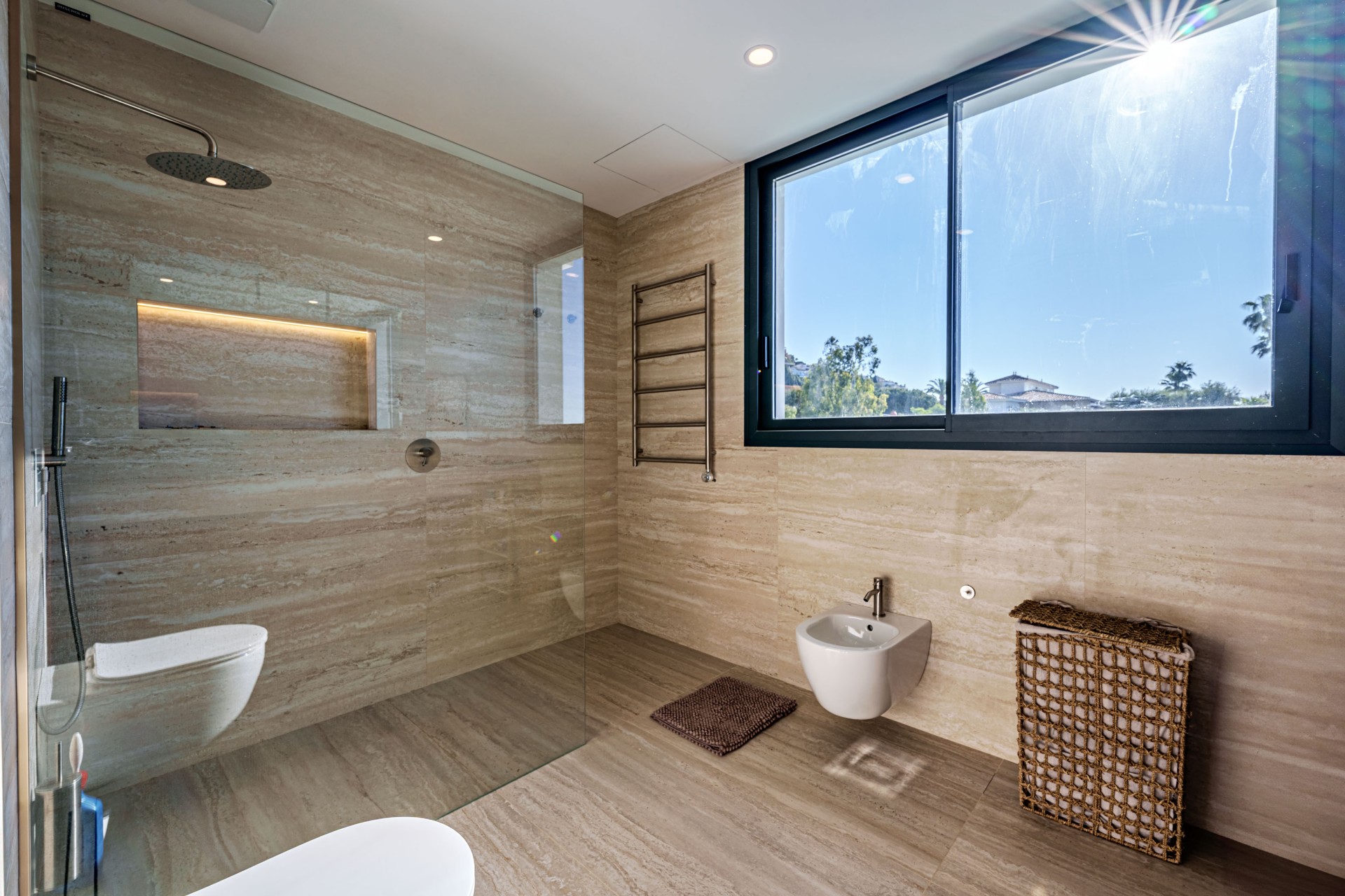 Neue Gebäude - Villa -
Benalmadena