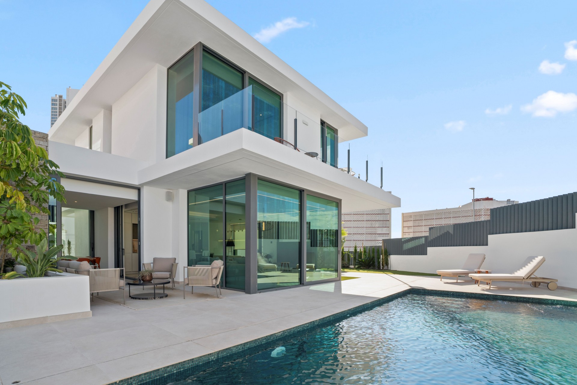 Neue Gebäude - Villa -
Benidorm