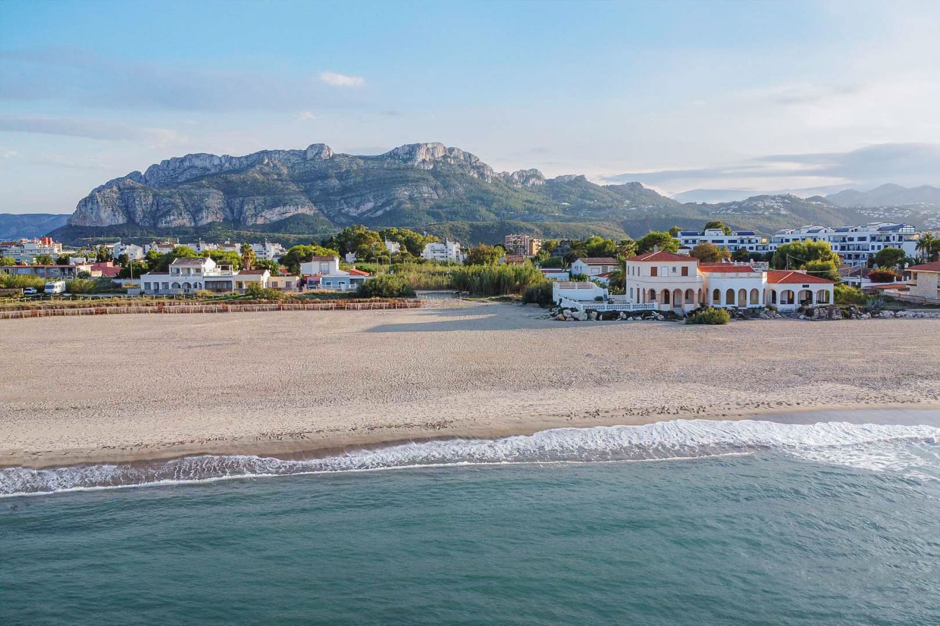 Neue Gebäude - Villa -
Denia