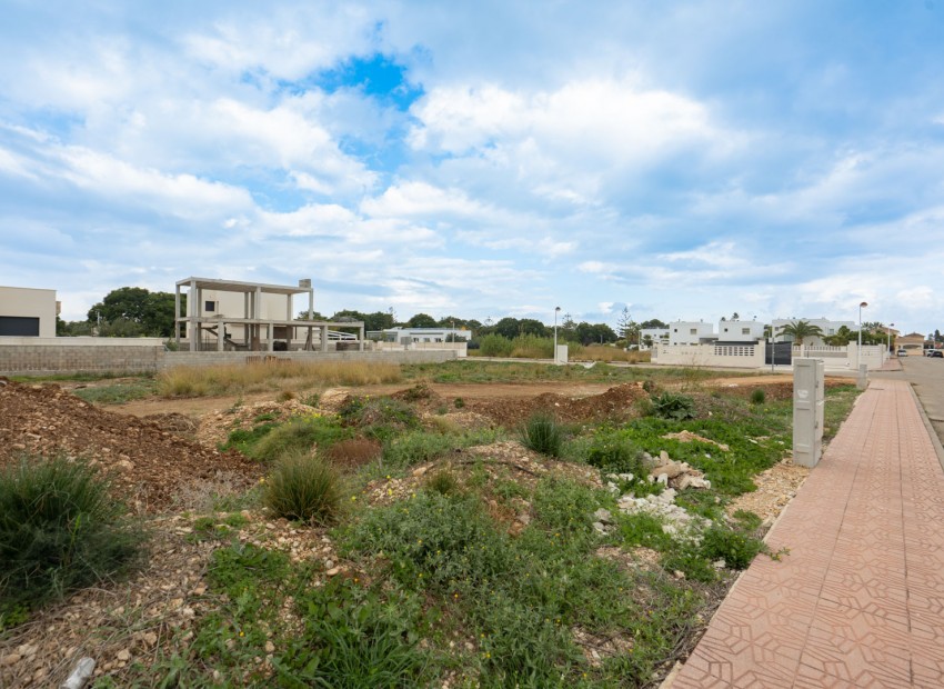 Neue Gebäude - Villa -
Els Poblets - Partida Barranquets