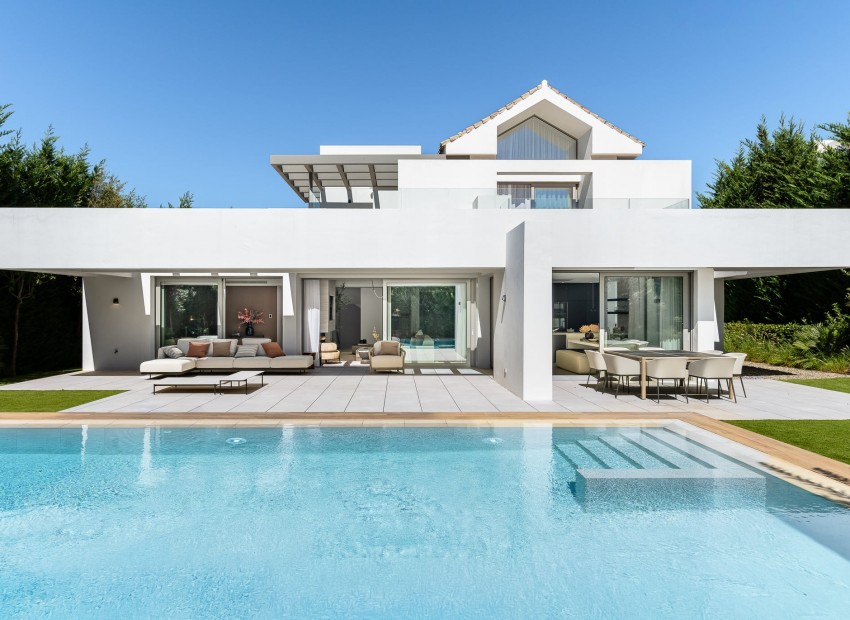 Neue Gebäude - Villa -
Estepona
