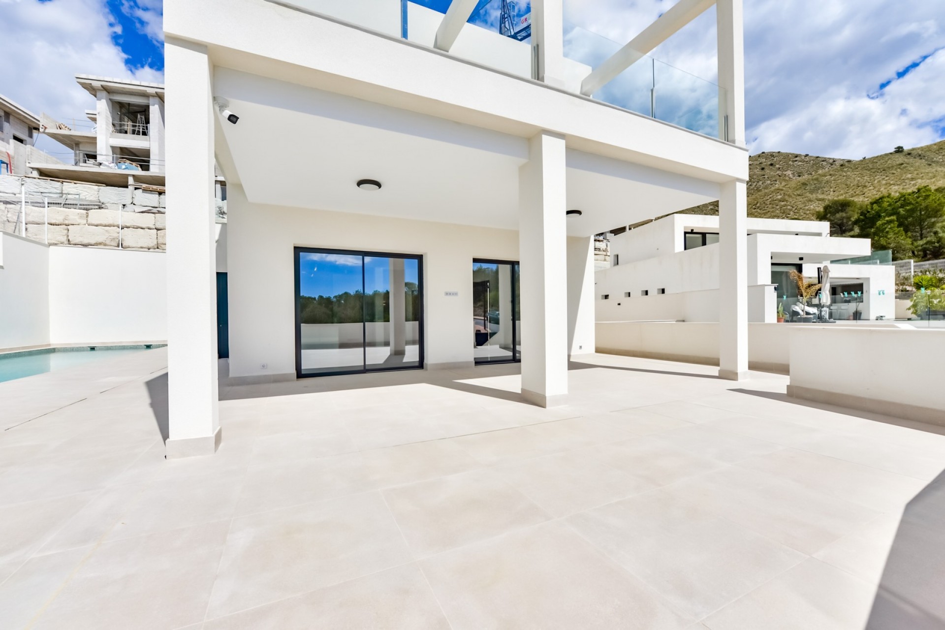 Neue Gebäude - Villa -
Finestrat