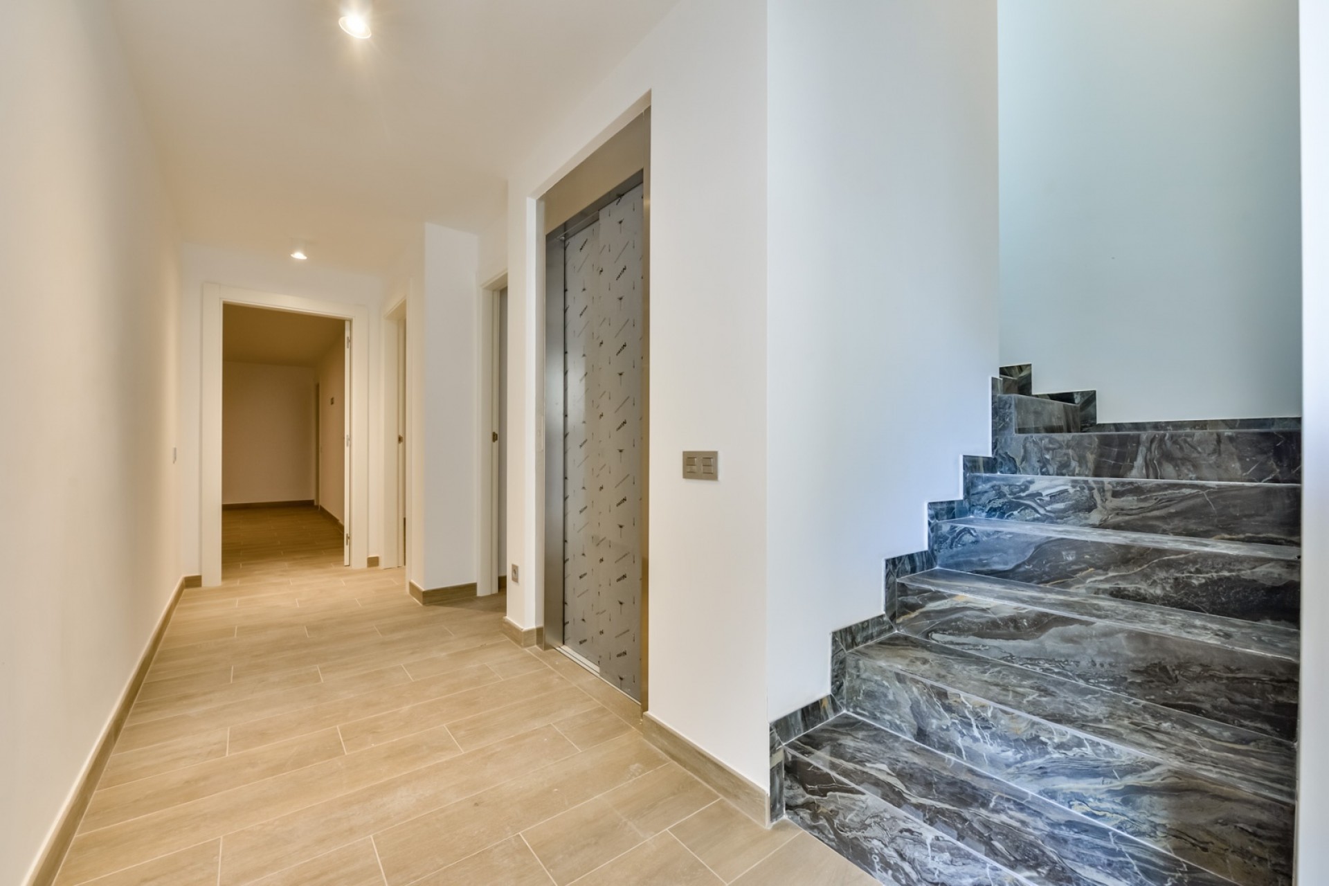 Neue Gebäude - Villa -
Finestrat