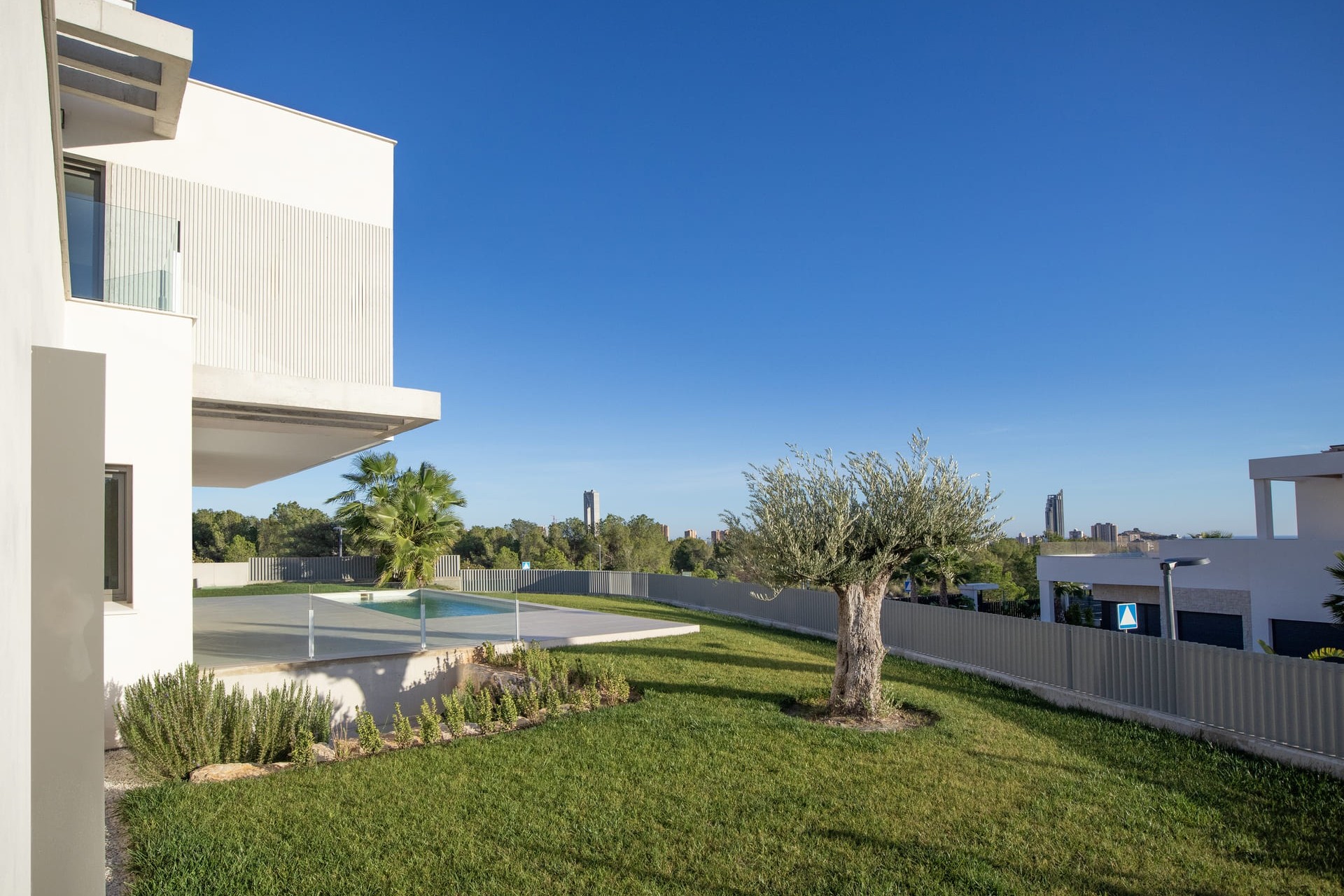 Neue Gebäude - Villa -
Finestrat