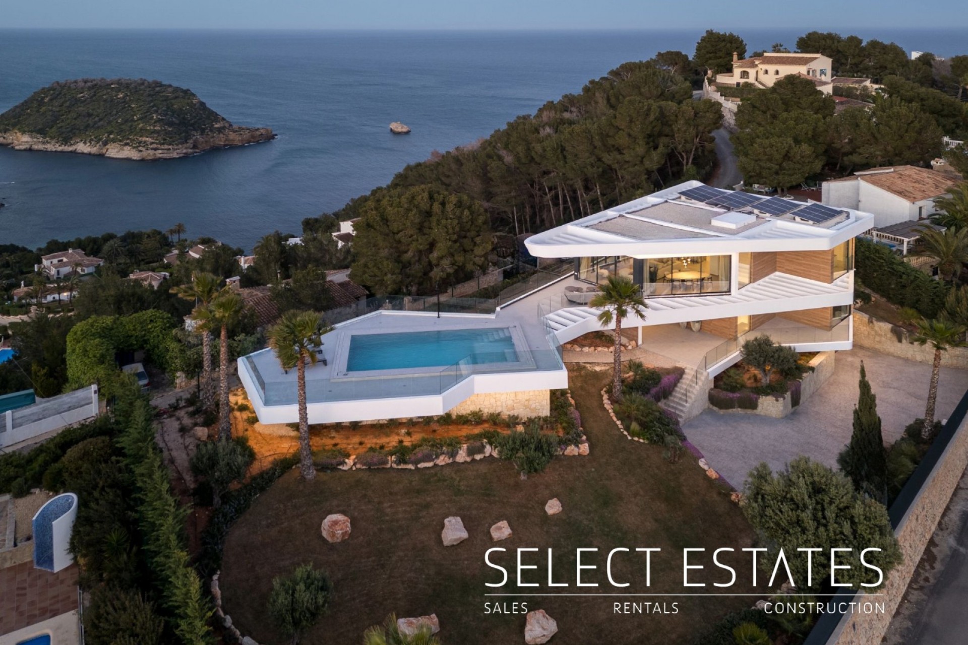 Neue Gebäude - Villa -
Jávea - Portichol