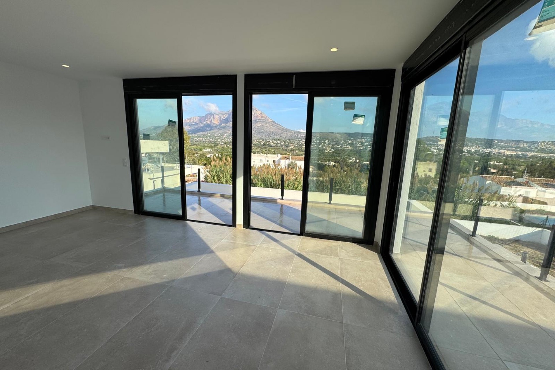 Neue Gebäude - Villa -
Jávea / Xàbia - Partides comunes - Adsubia