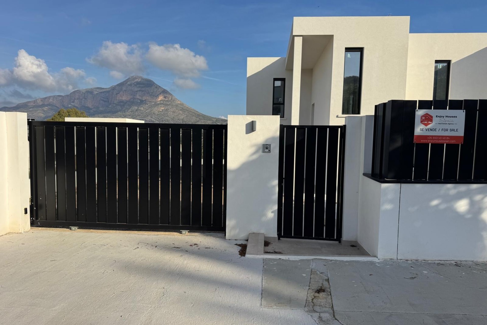 Neue Gebäude - Villa -
Jávea / Xàbia - Partides comunes - Adsubia