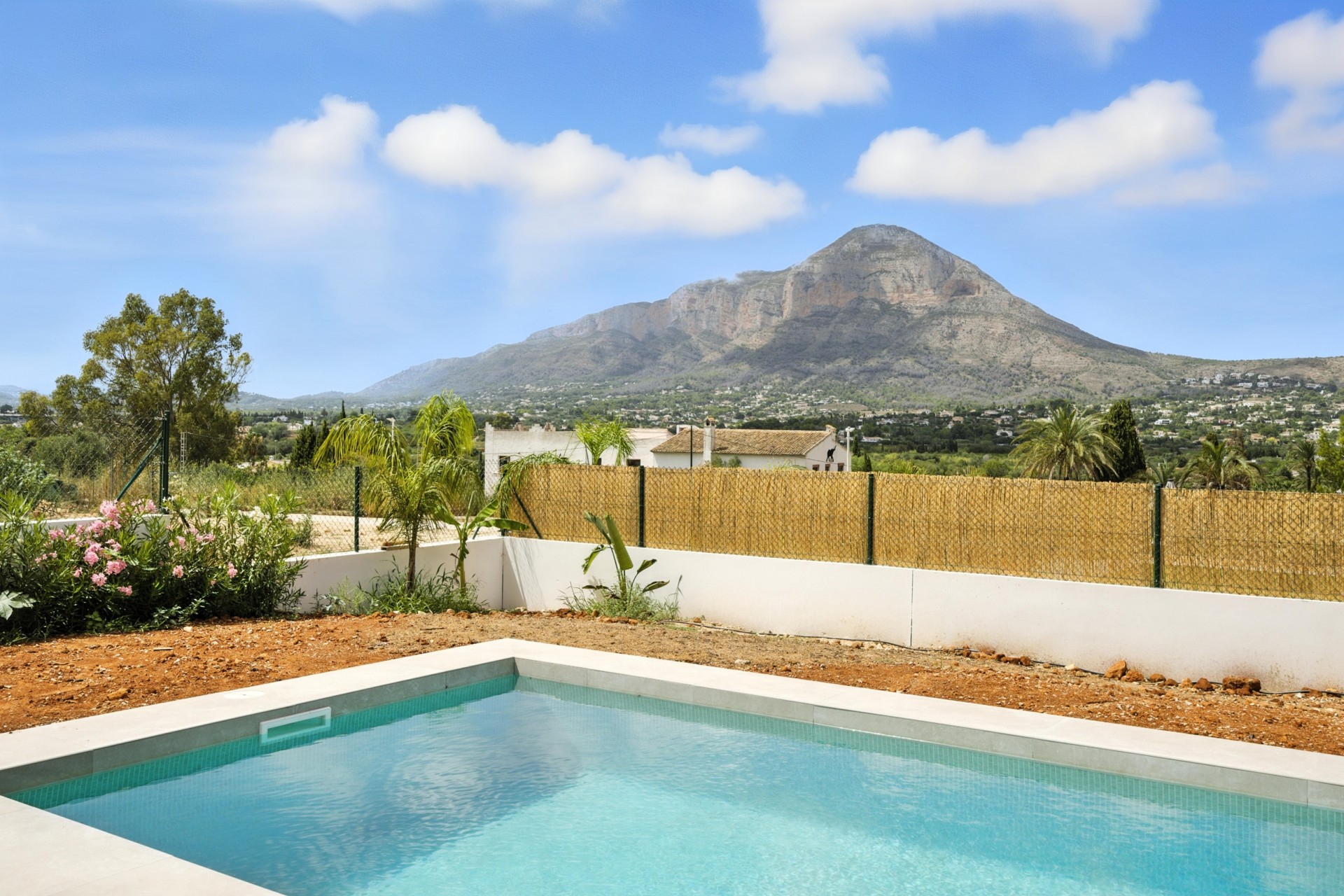 Neue Gebäude - Villa -
Jávea / Xàbia - Partides comunes - Adsubia