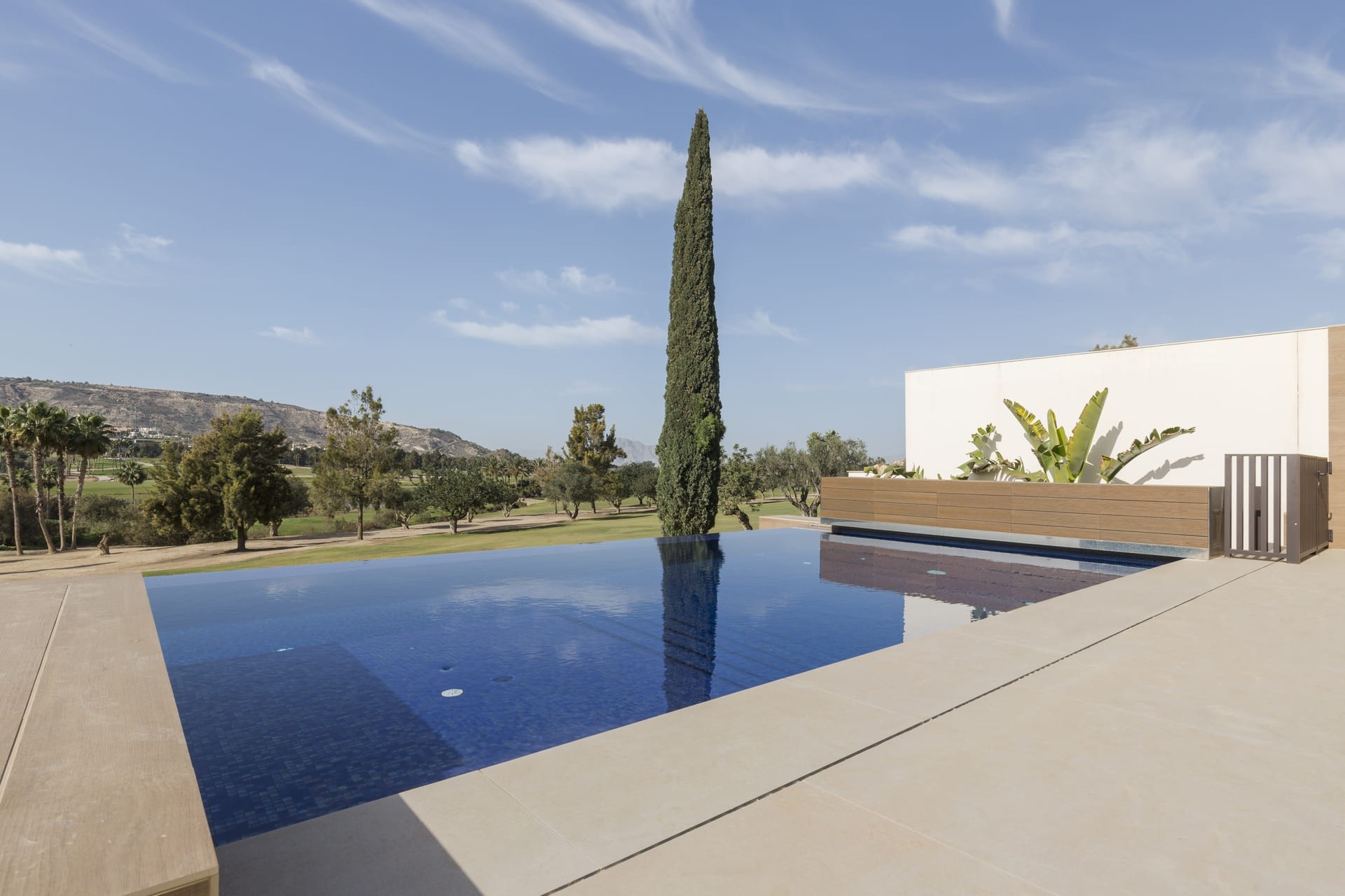 Neue Gebäude - Villa -
La Finca Golf