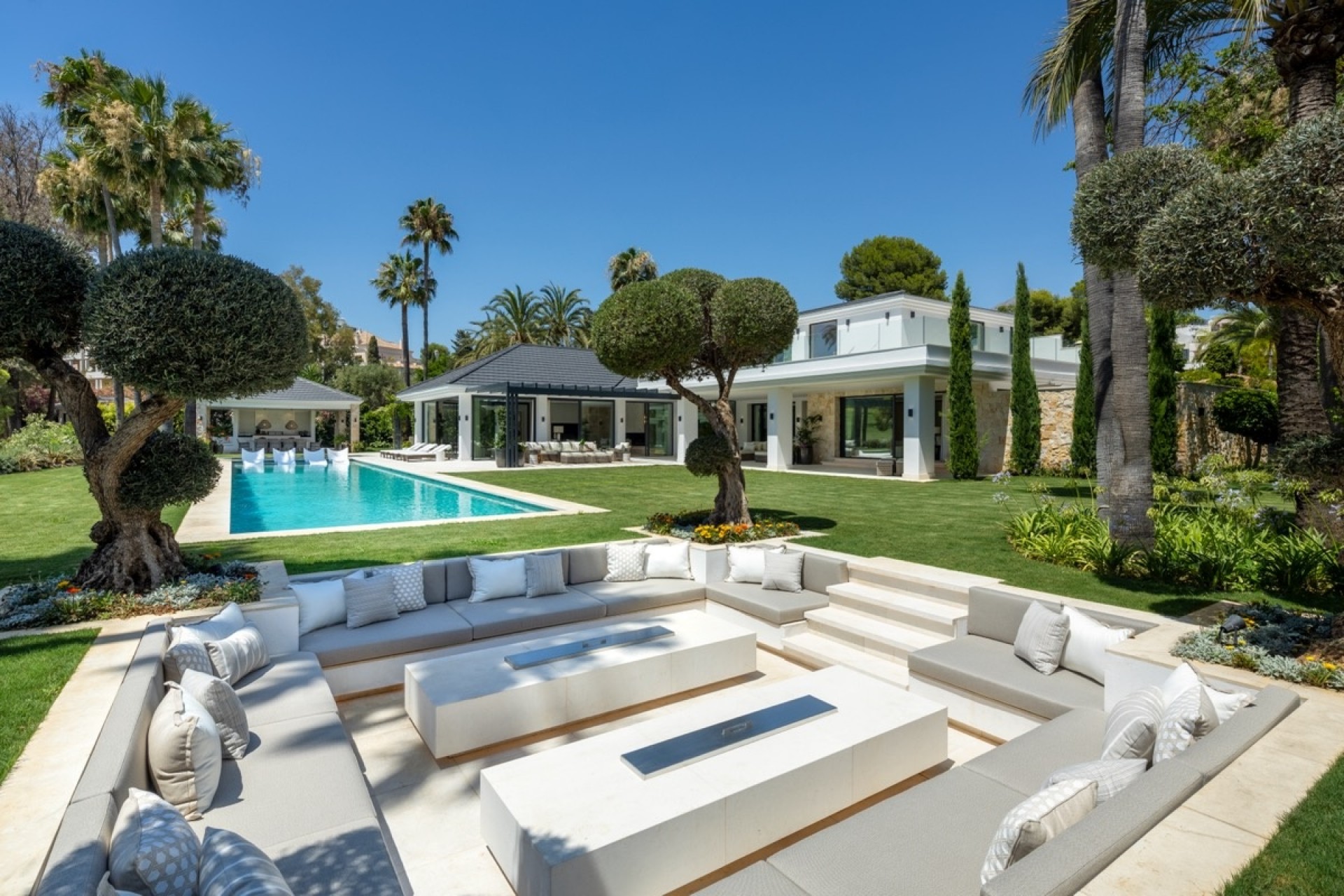 Neue Gebäude - Villa -
Marbella