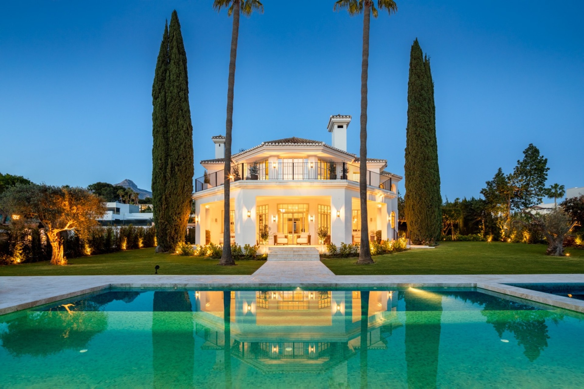 Neue Gebäude - Villa -
Marbella